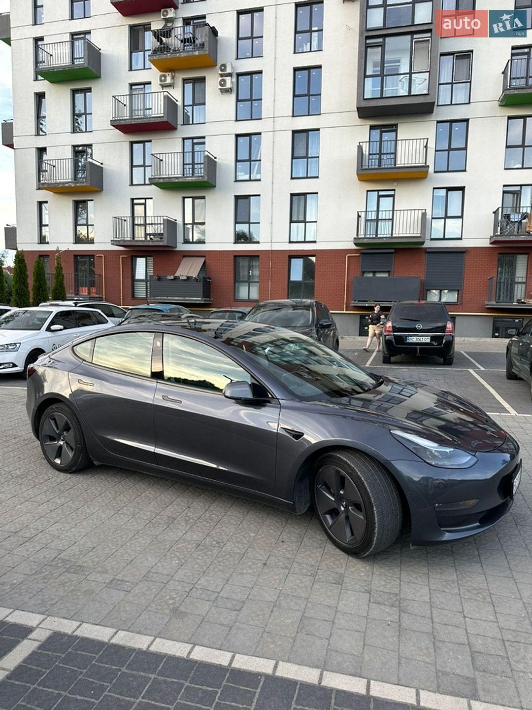 Tesla Model 3 2022 VIN 5YJ3E1EB1NF253383 фото оголошення 13 з 29