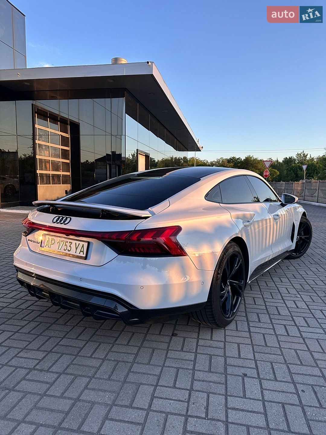Audi e-tron GT 2021 VIN WAUDJBFW3N7004061 фото оголошення 8 з 62