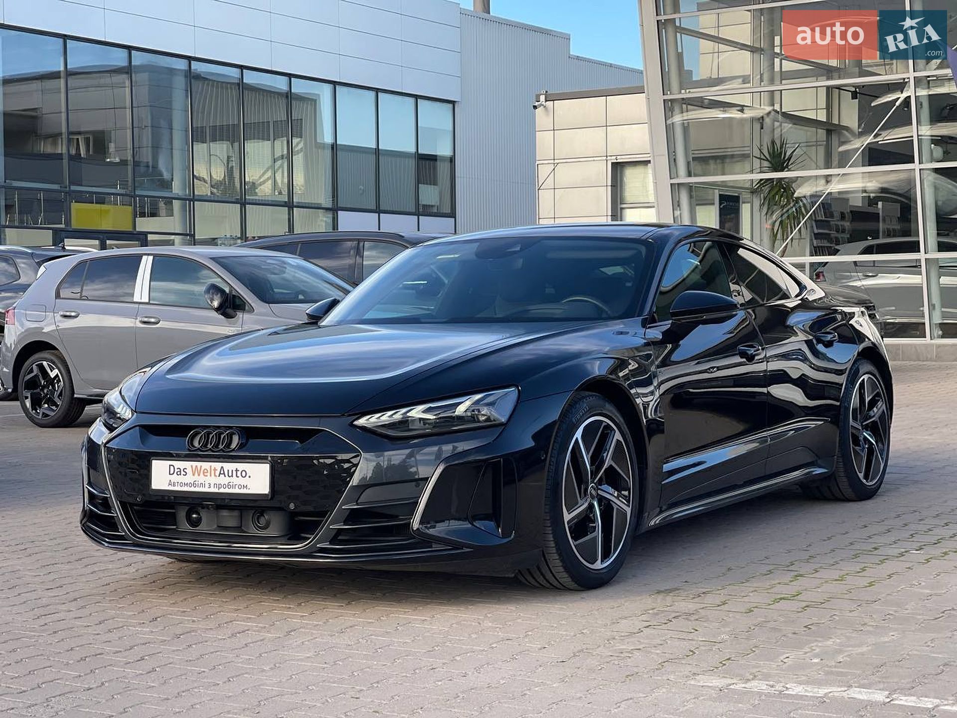Audi e-tron GT 2022 VIN WAUZZZFW9N7010289 фото оголошення 2 з 38