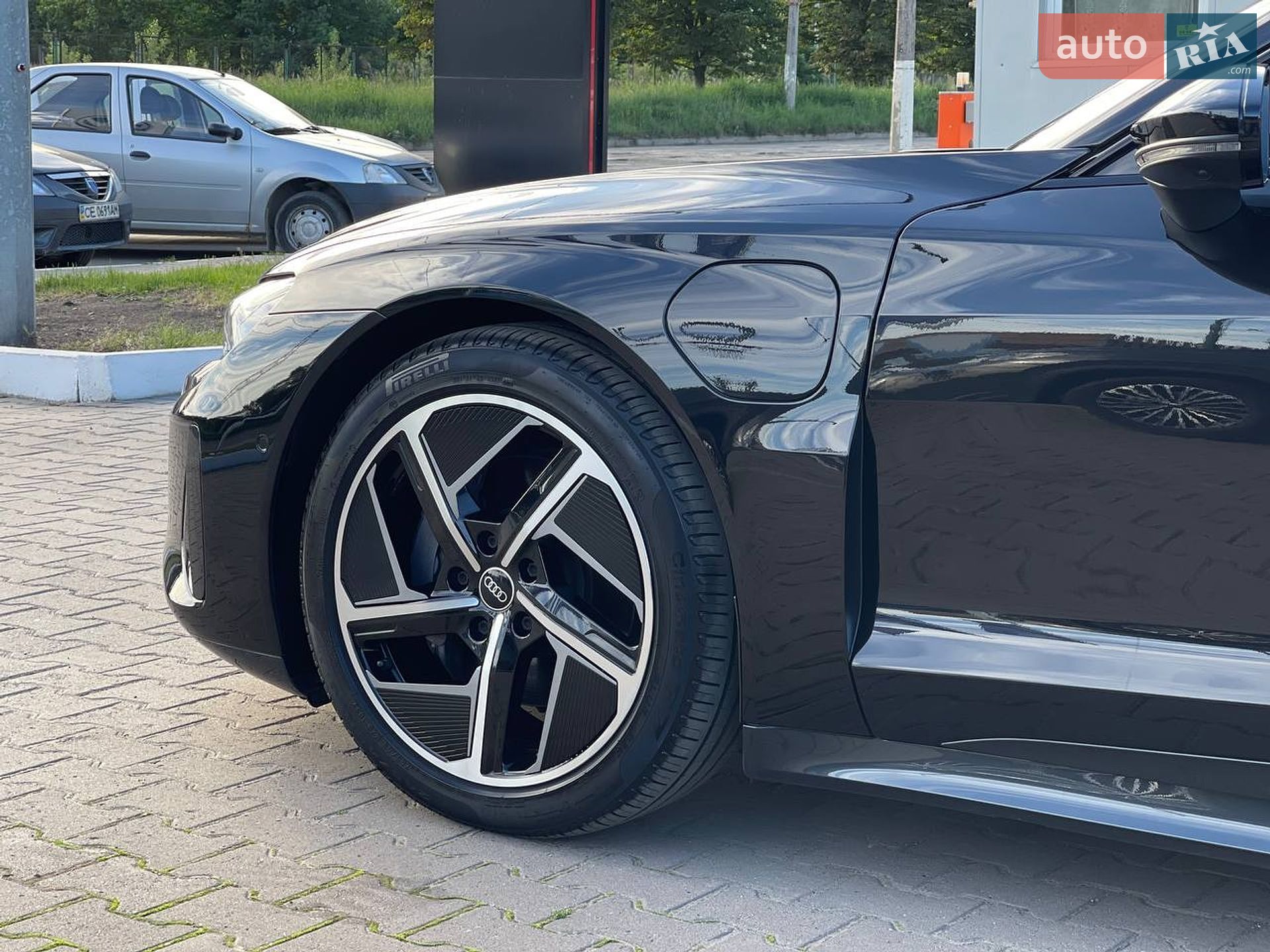 Audi e-tron GT 2022 VIN WAUZZZFW9N7010289 фото оголошення 6 з 38