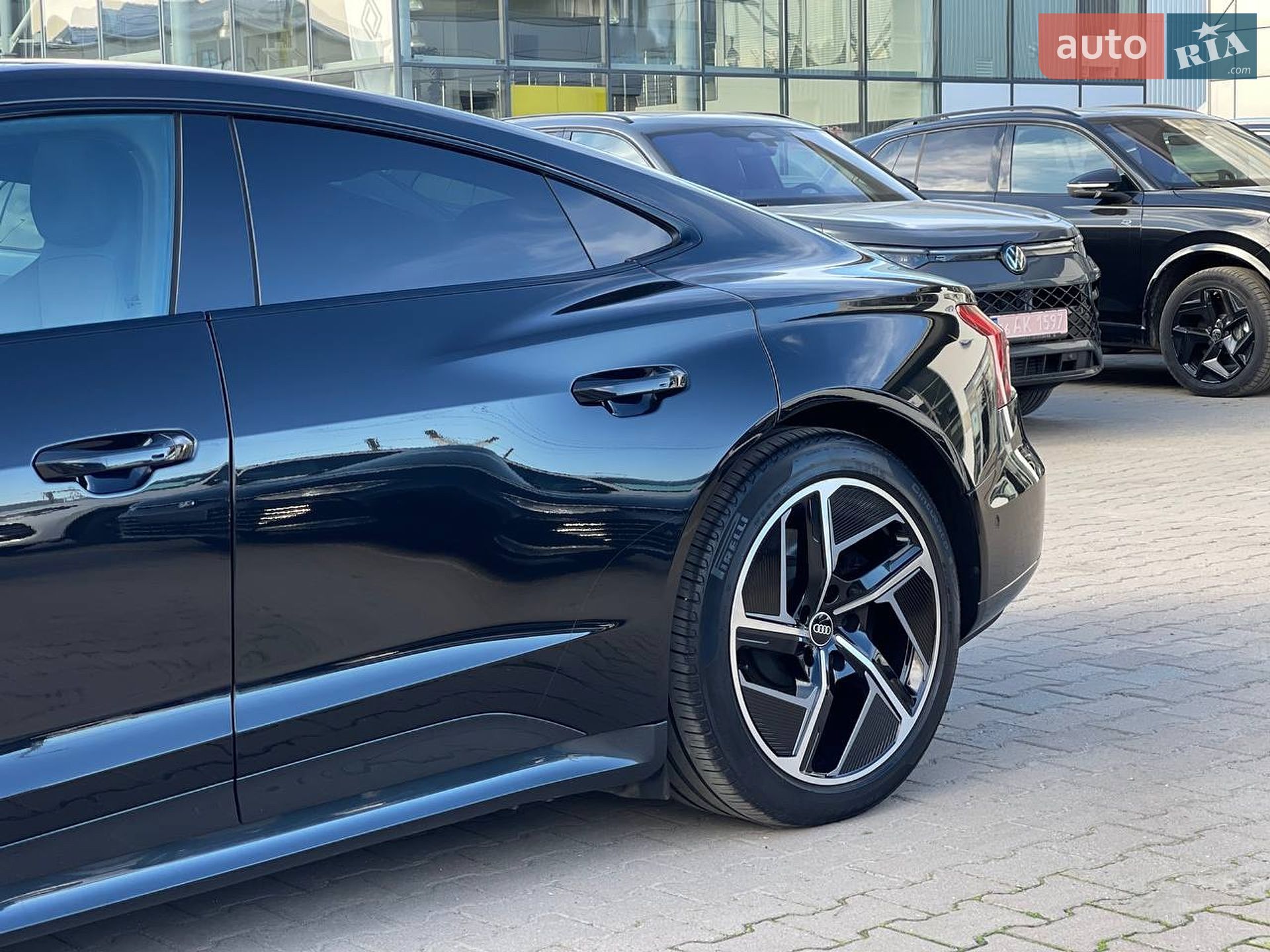 Audi e-tron GT 2022 VIN WAUZZZFW9N7010289 фото оголошення 7 з 38