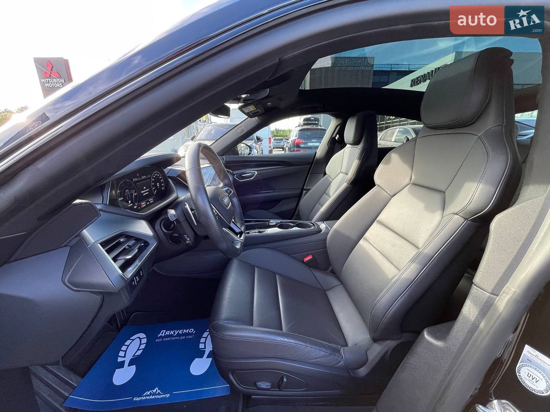 Audi e-tron GT 2022 VIN WAUZZZFW9N7010289 фото оголошення 15 з 38