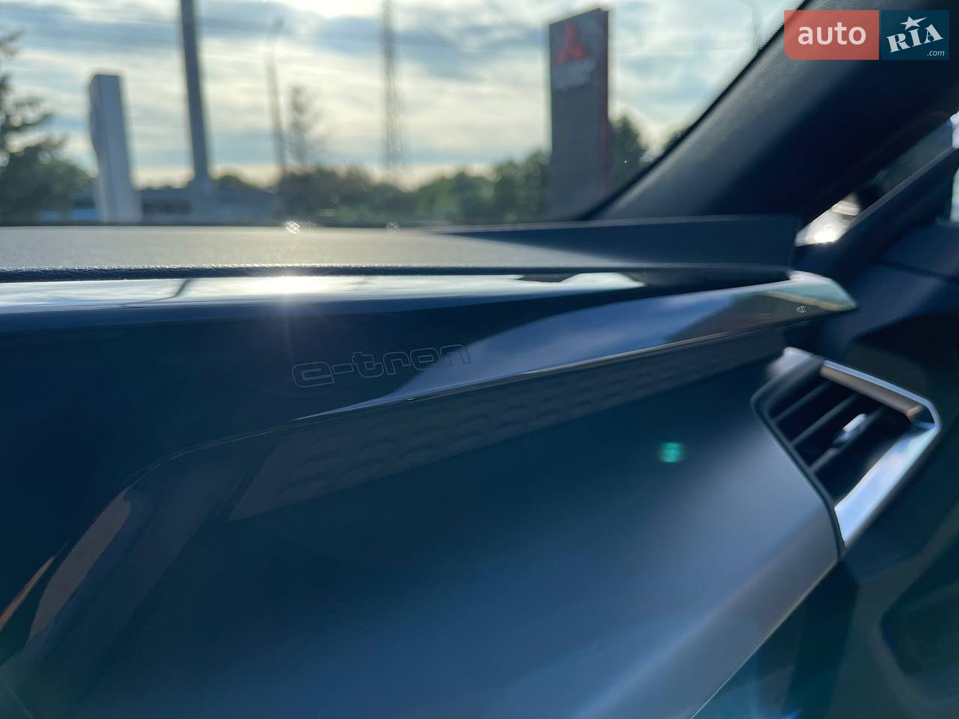 Audi e-tron GT 2022 VIN WAUZZZFW9N7010289 фото оголошення 20 з 38