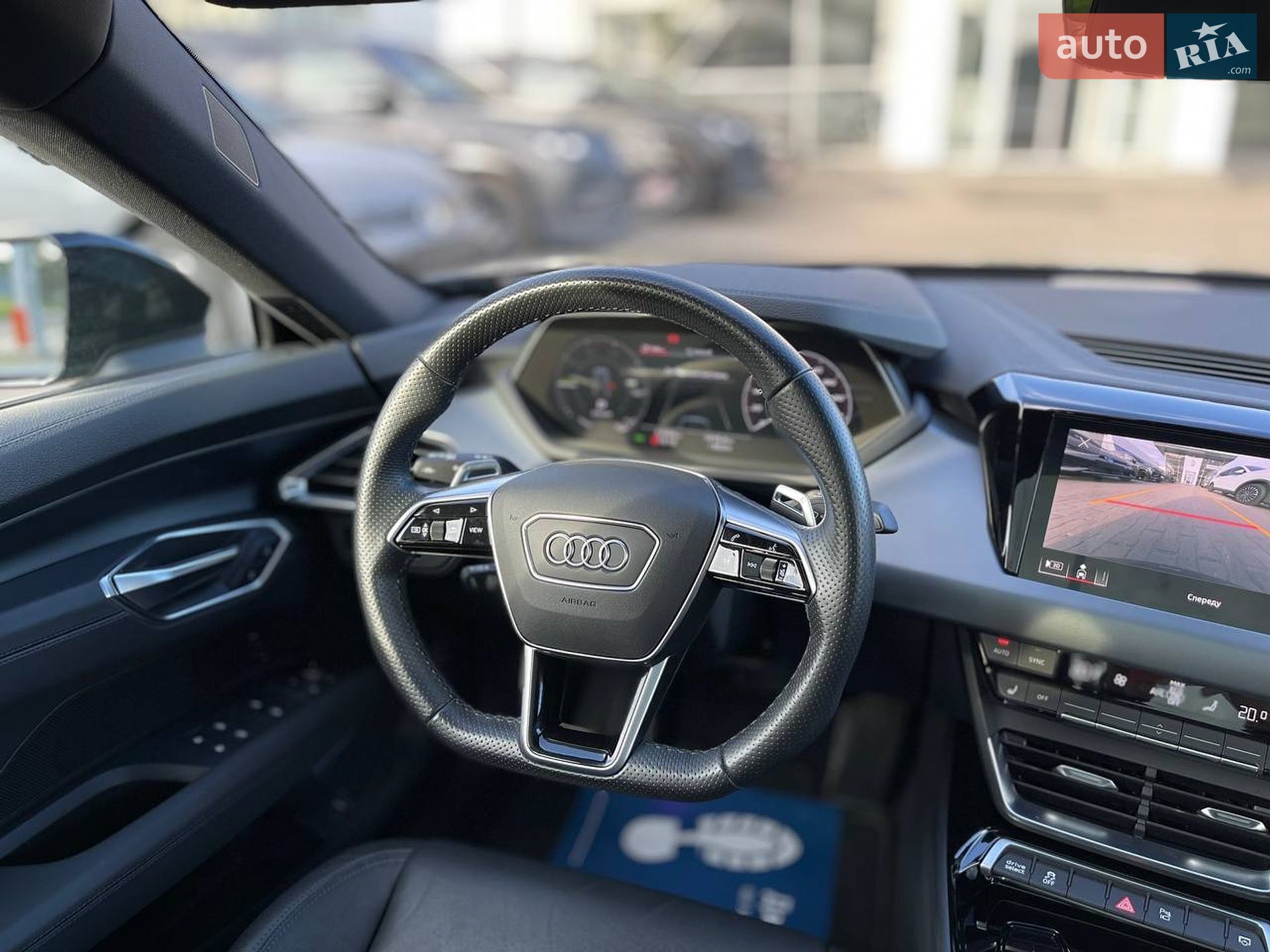 Audi e-tron GT 2022 VIN WAUZZZFW9N7010289 фото оголошення 24 з 38