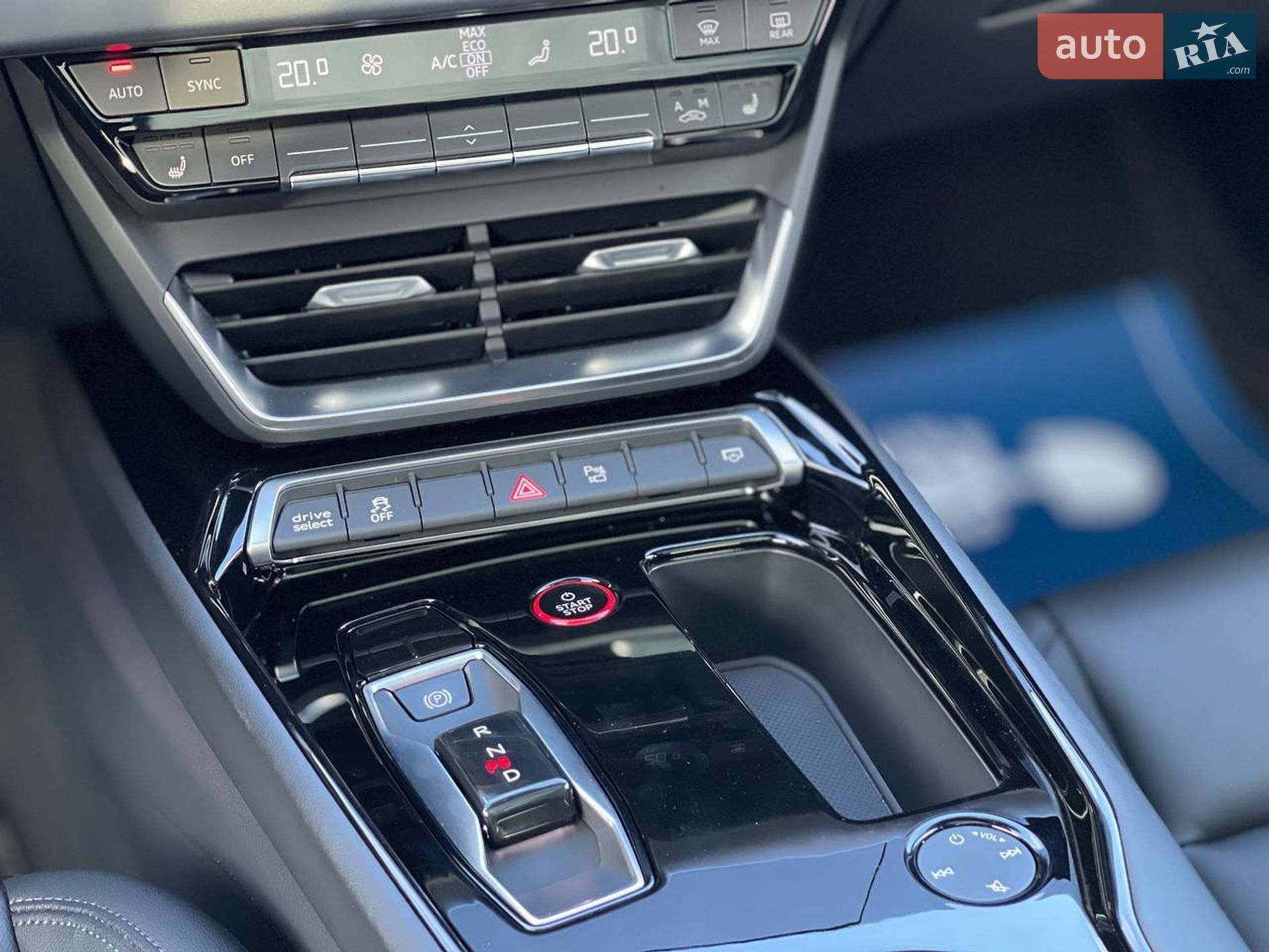 Audi e-tron GT 2022 VIN WAUZZZFW9N7010289 фото оголошення 25 з 38