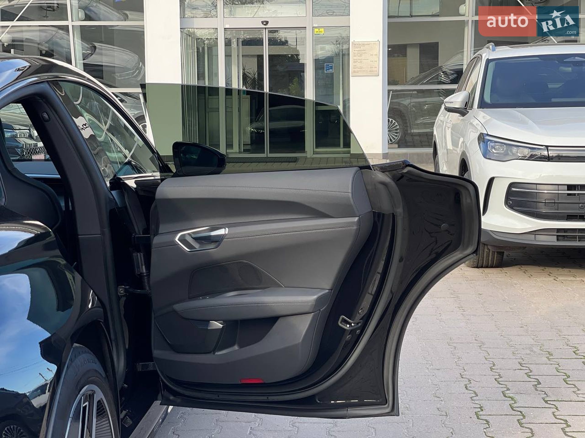 Audi e-tron GT 2022 VIN WAUZZZFW9N7010289 фото оголошення 28 з 38