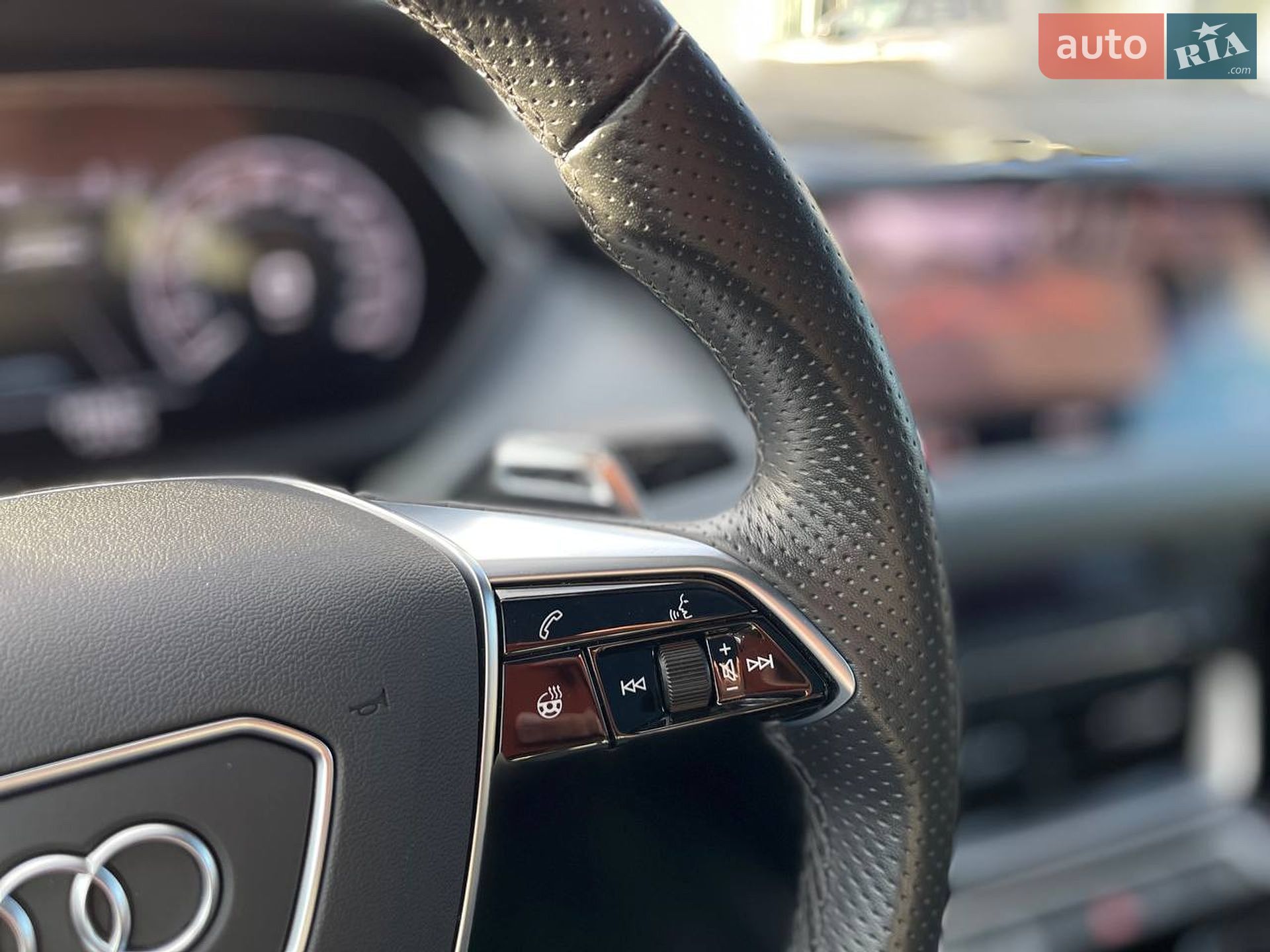Audi e-tron GT 2022 VIN WAUZZZFW9N7010289 фото оголошення 35 з 38