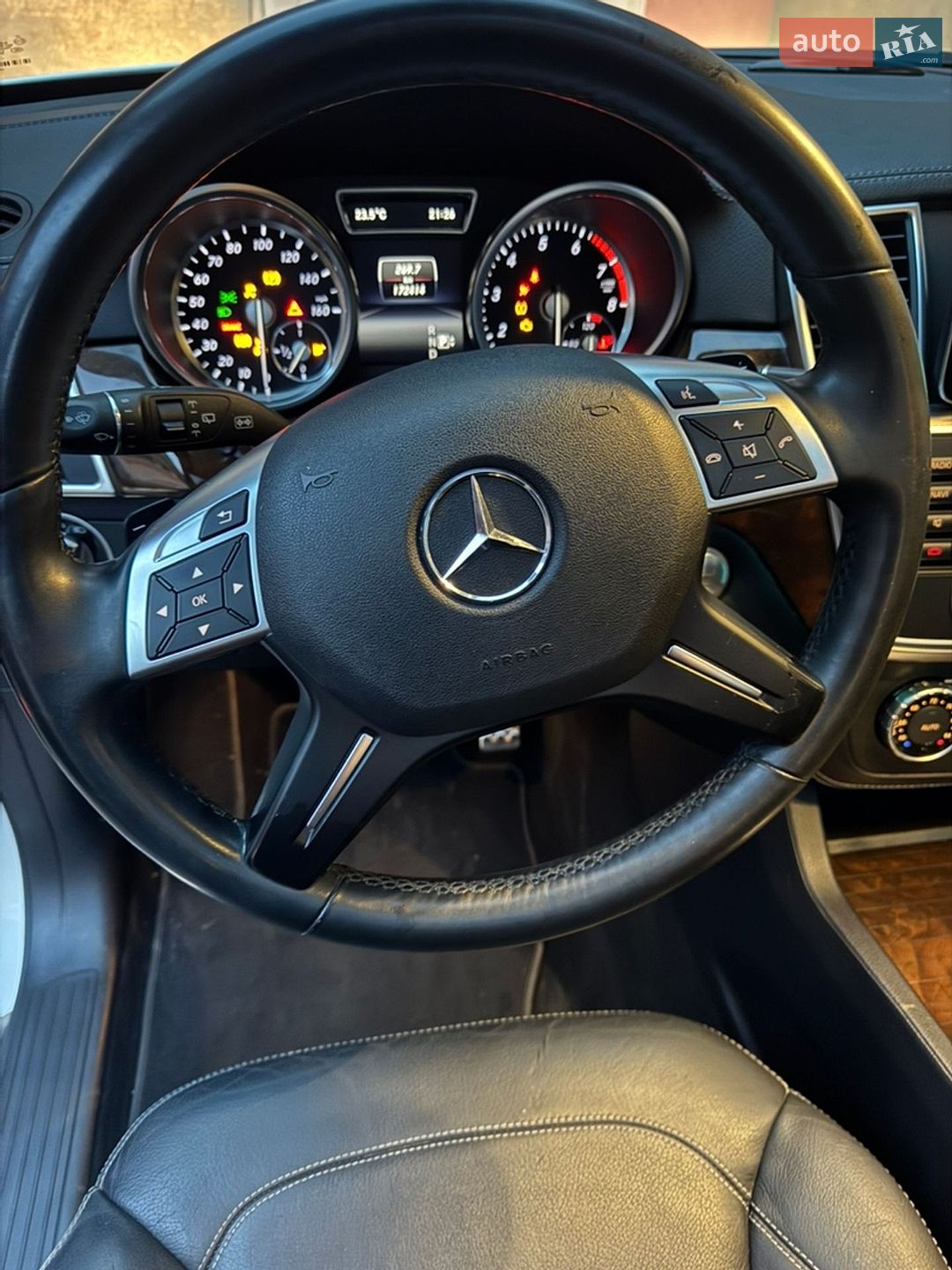 Mercedes-Benz M-Class 2015 VIN 4JGDA5GB1FA538742 фото оголошення 30 з 46