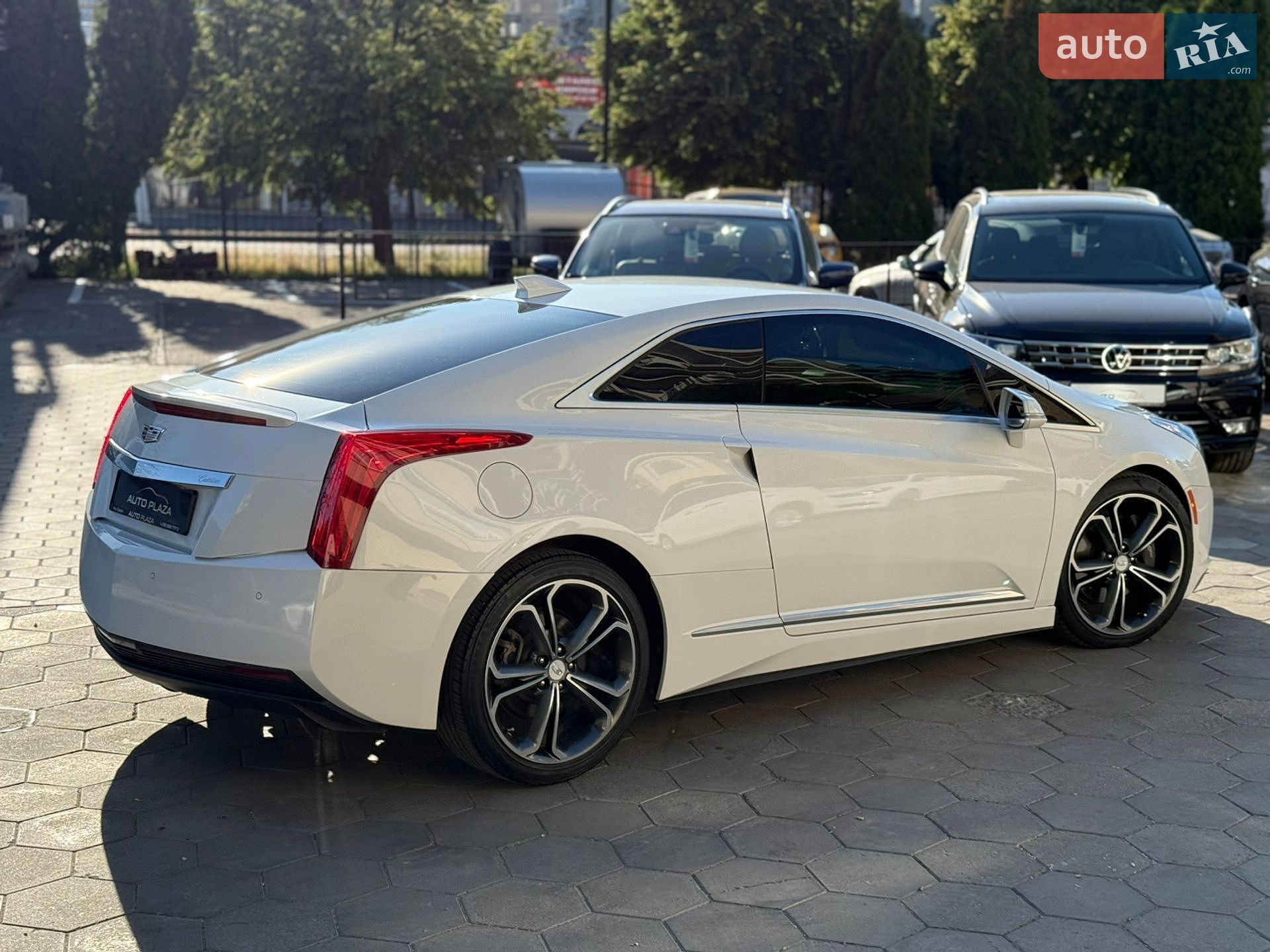CADILLAC ELR 2015 VIN 1G6RM1E46GU125376 фото оголошення 17 з 49