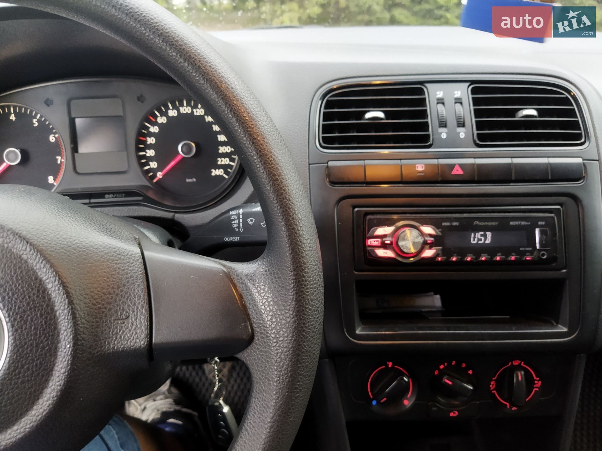 Volkswagen Polo 2012 VIN XW8ZZZ61ZDG035489 фото оголошення 18 з 23