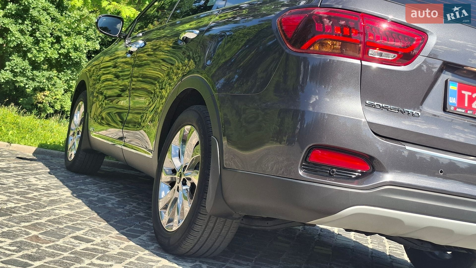 Kia Sorento 2018 VIN KNAPH81BDJA388639 фото оголошення 16 з 97