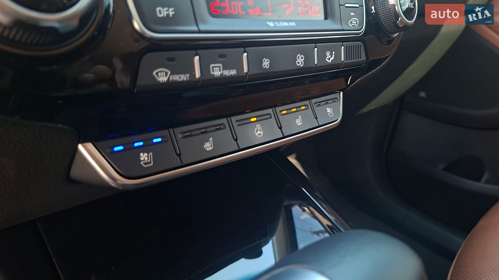 Kia Sorento 2018 VIN KNAPH81BDJA388639 фото оголошення 29 з 97
