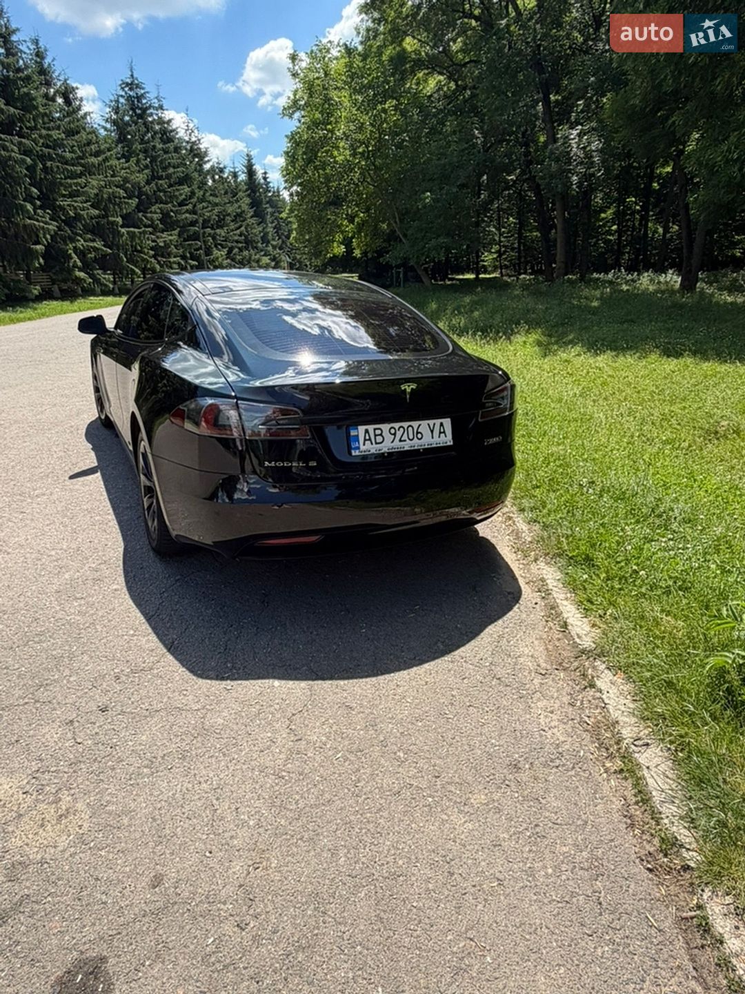 Tesla Model S 2018 VIN 5YJSA1E4XJF272968 фото оголошення 9 з 18