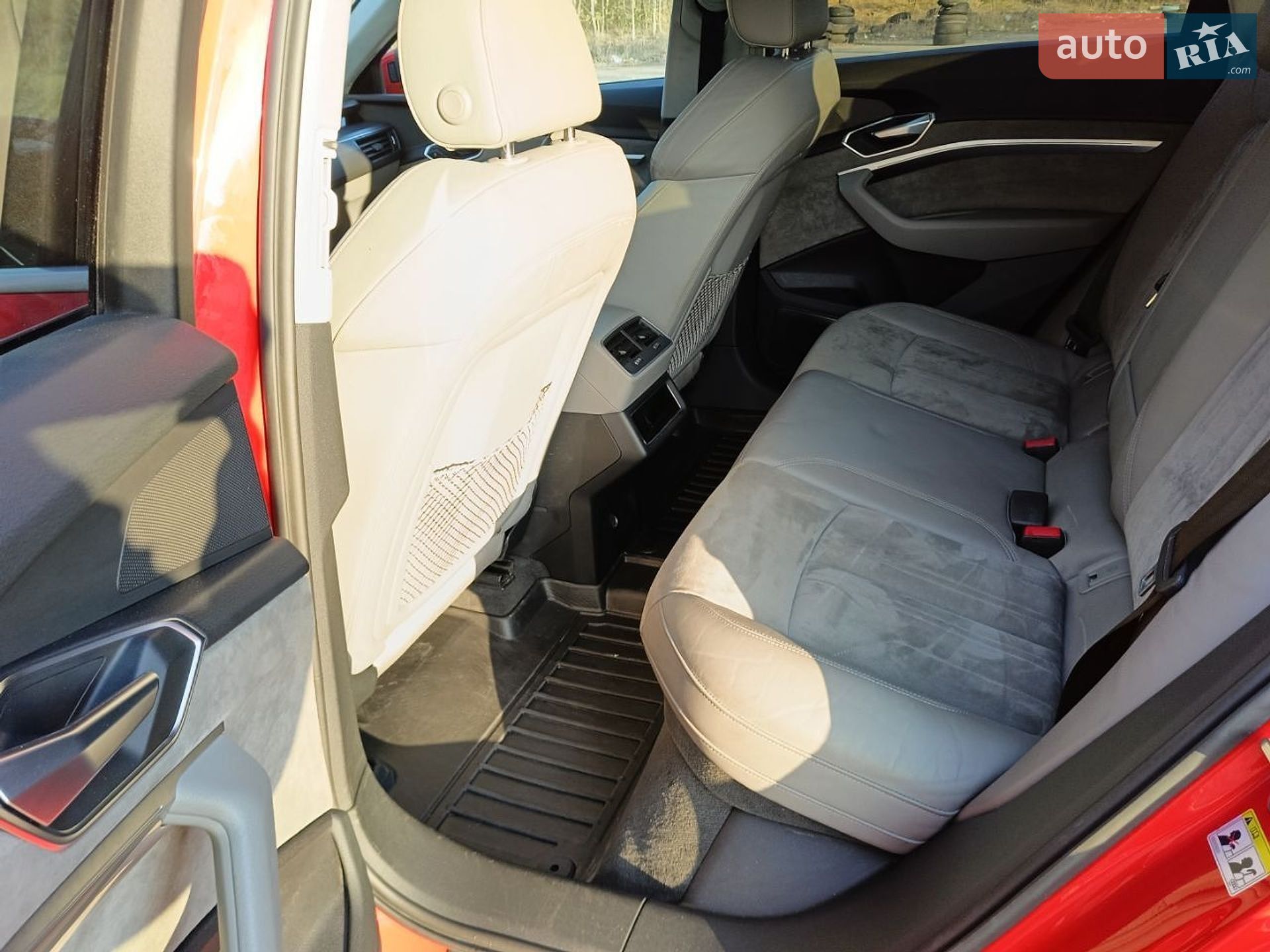 Audi e-tron Sportback 2020 VIN WAUZZZGE9MB007149 фото оголошення 26 з 60
