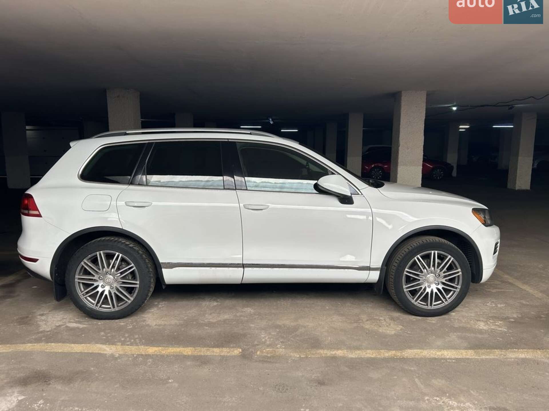 Volkswagen Touareg 2013 VIN WVGEP9BP8ED001652 фото оголошення 4 з 11