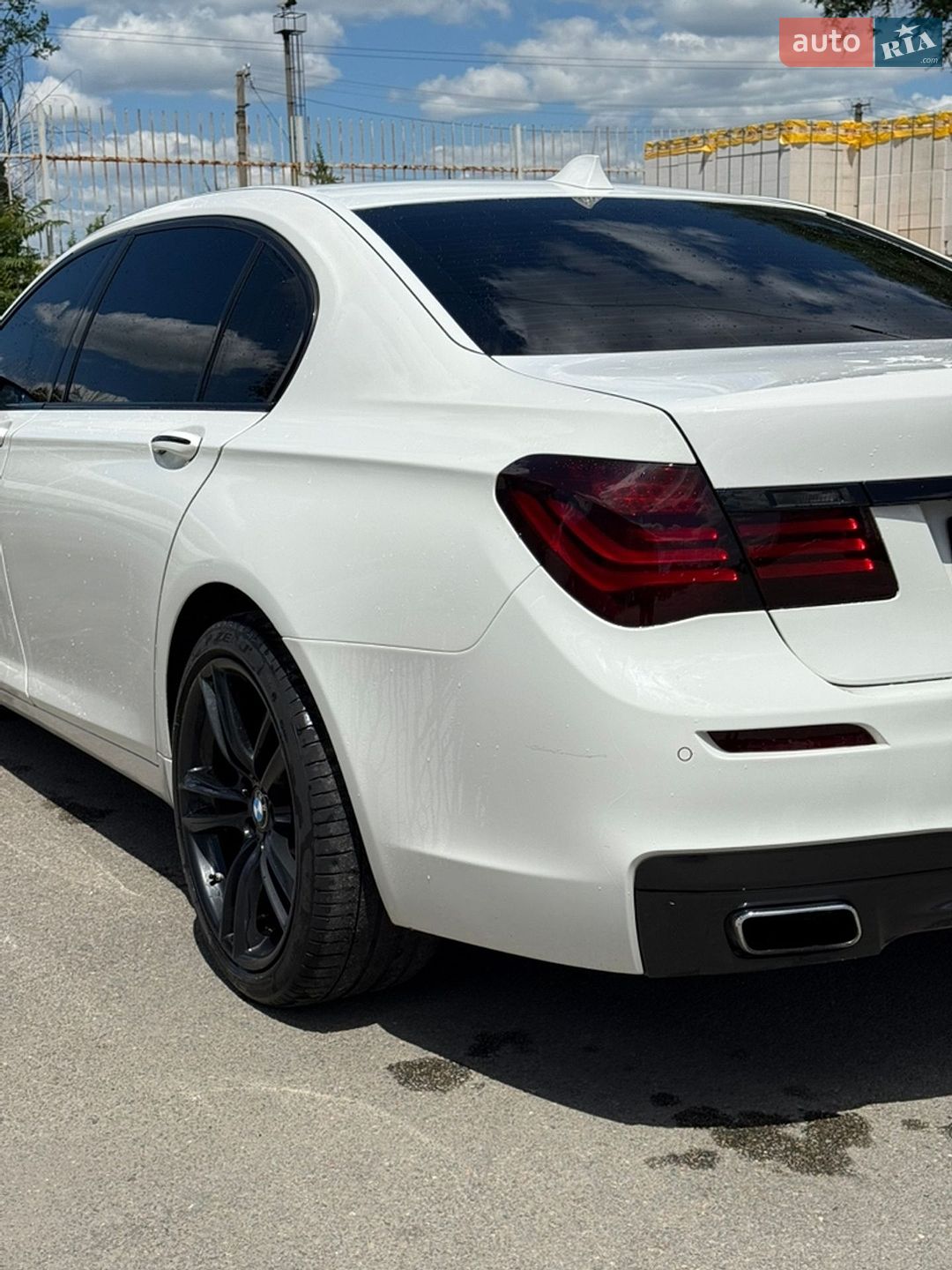 BMW 7 Series 2014 VIN WBAYE4C53FD946823 фото оголошення 4 з 15