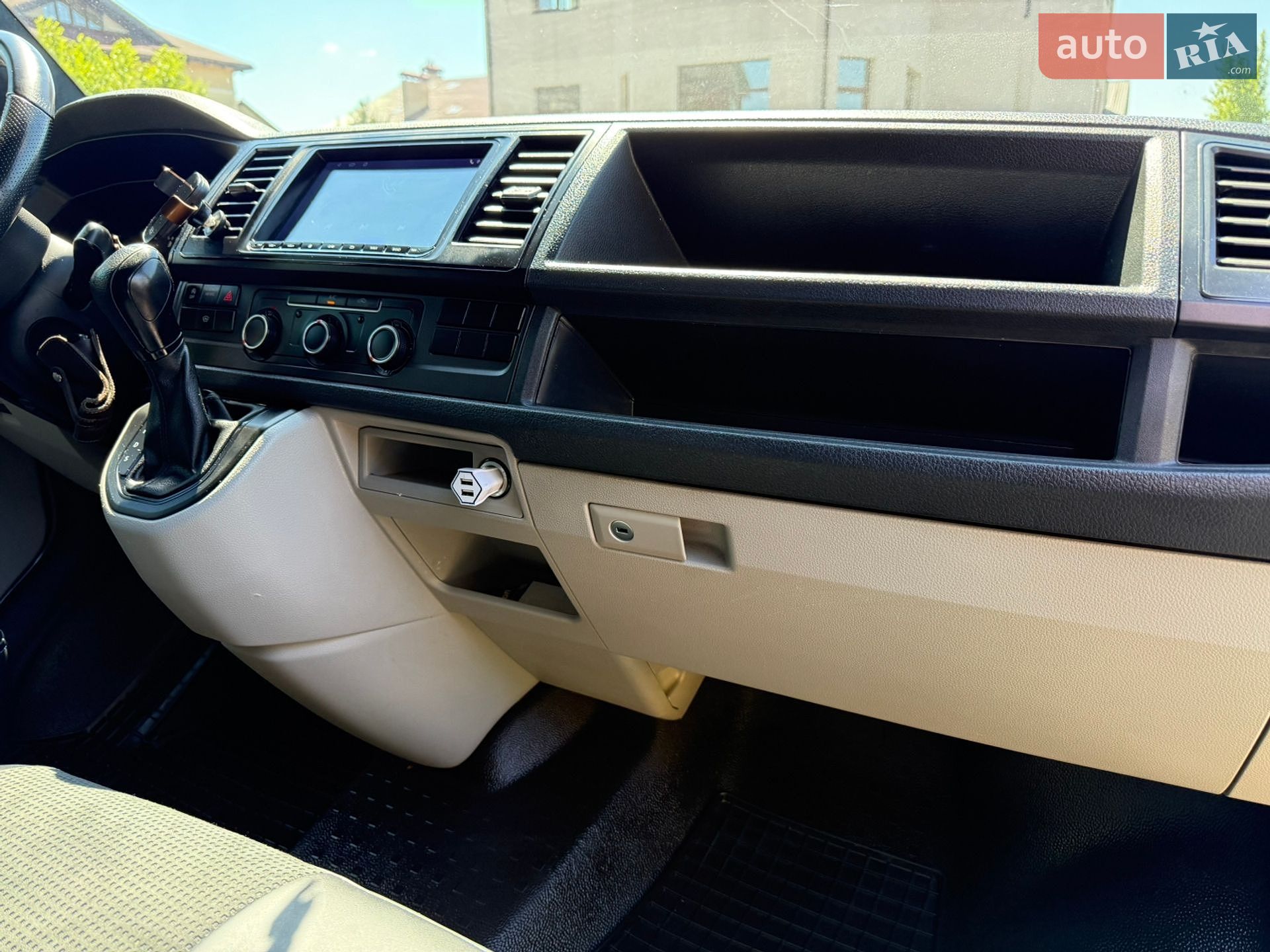 Volkswagen Transporter 2016 VIN WV1ZZZ7HZHH048956 фото оголошення 18 з 35