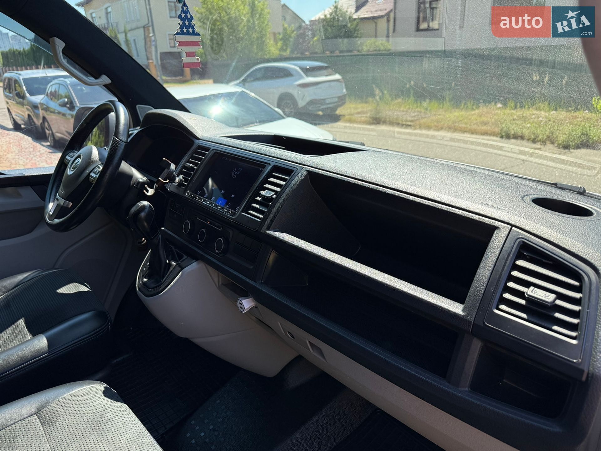 Volkswagen Transporter 2016 VIN WV1ZZZ7HZHH048956 фото оголошення 21 з 35