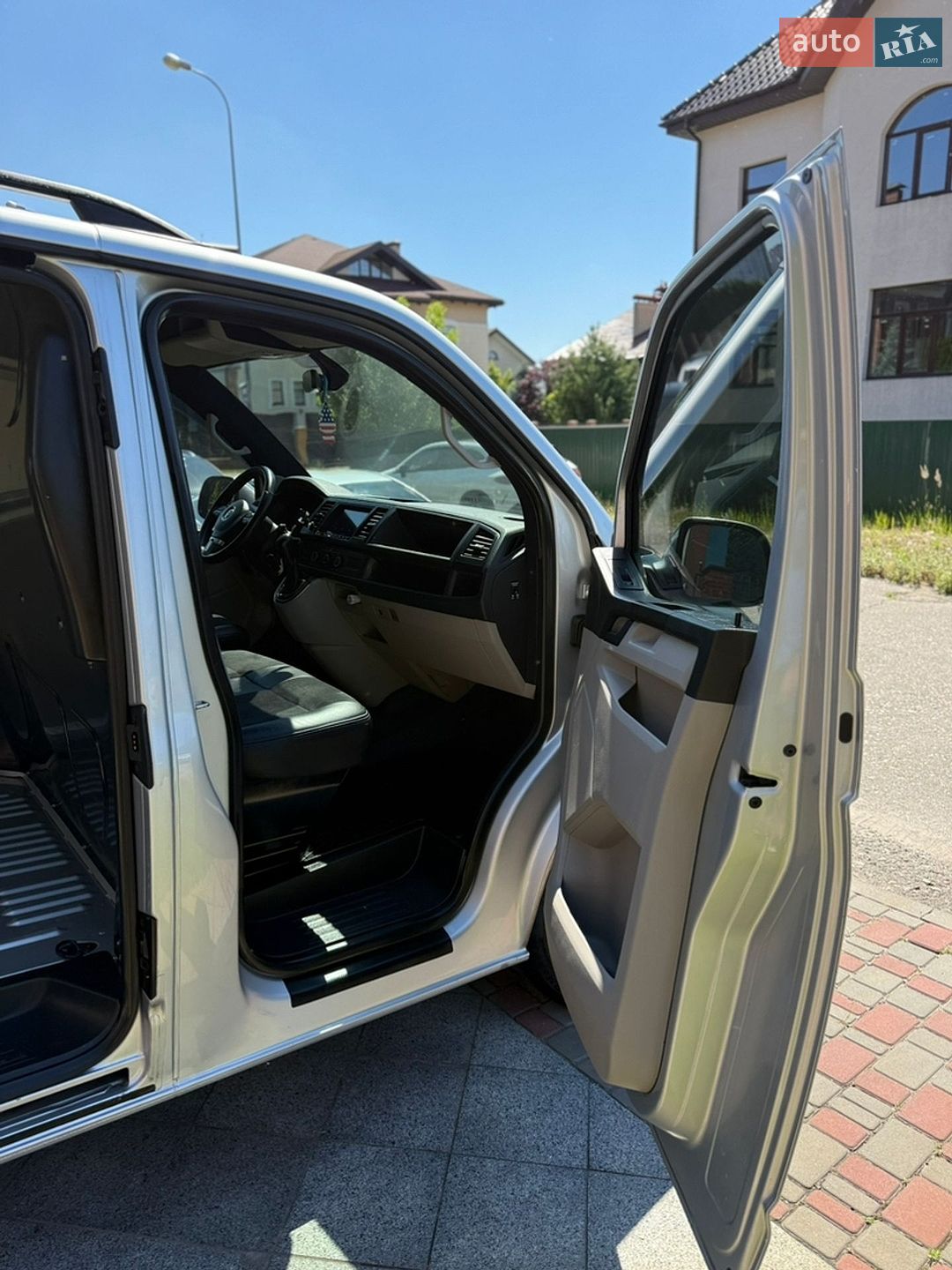 Volkswagen Transporter 2016 VIN WV1ZZZ7HZHH048956 фото оголошення 25 з 35