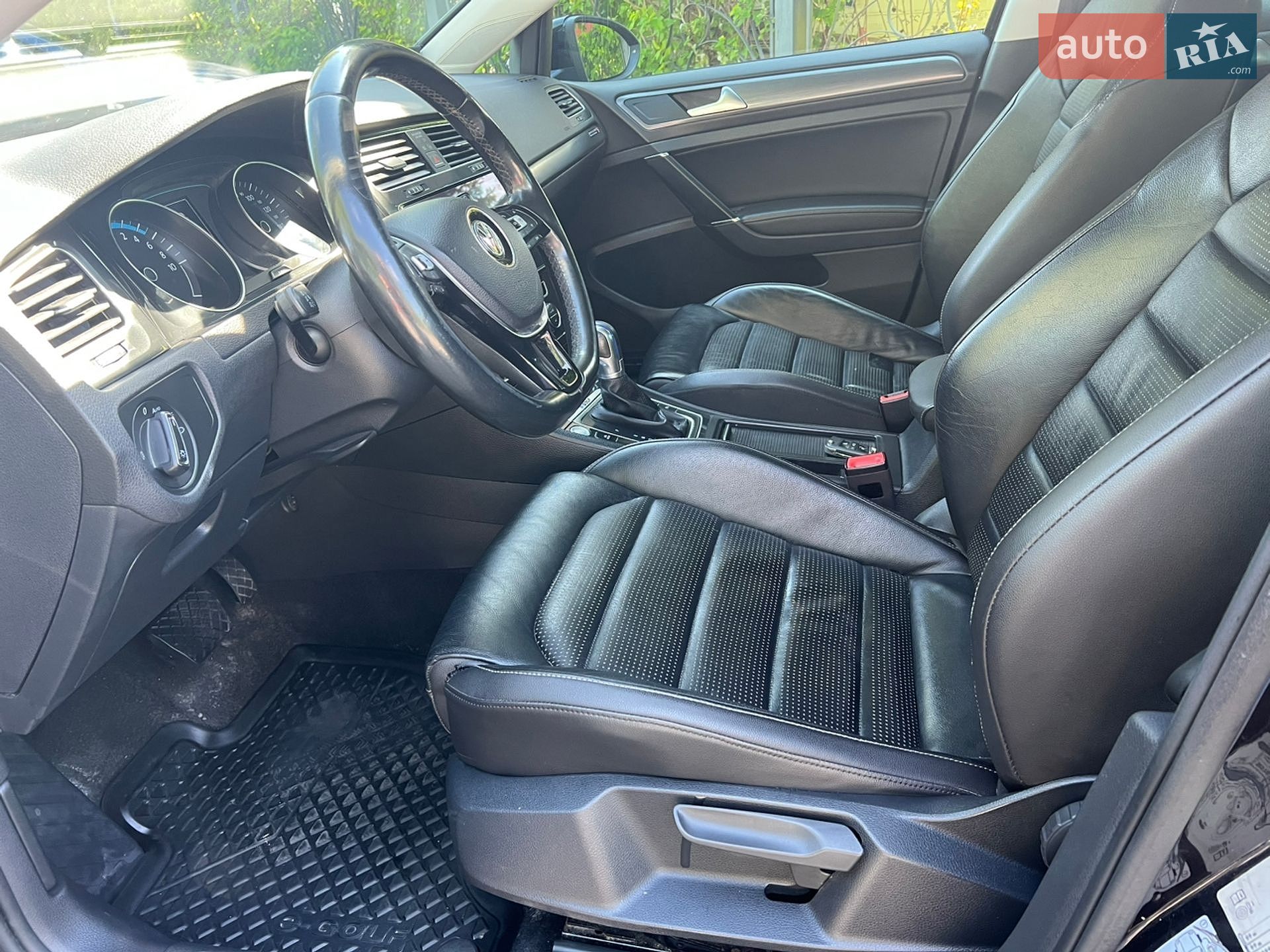 Volkswagen e-Golf 2017 VIN WVWZZZAUZHW952464 фото оголошення 12 з 70