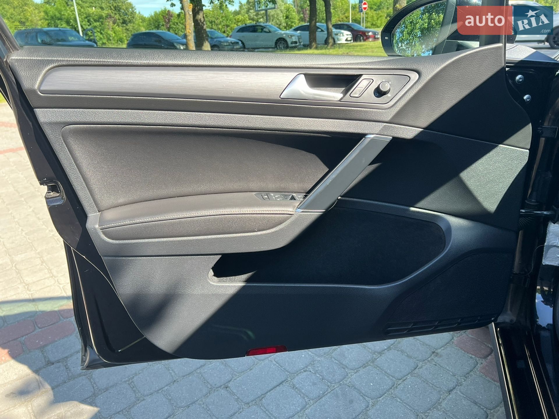 Volkswagen e-Golf 2017 VIN WVWZZZAUZHW952464 фото оголошення 13 з 70