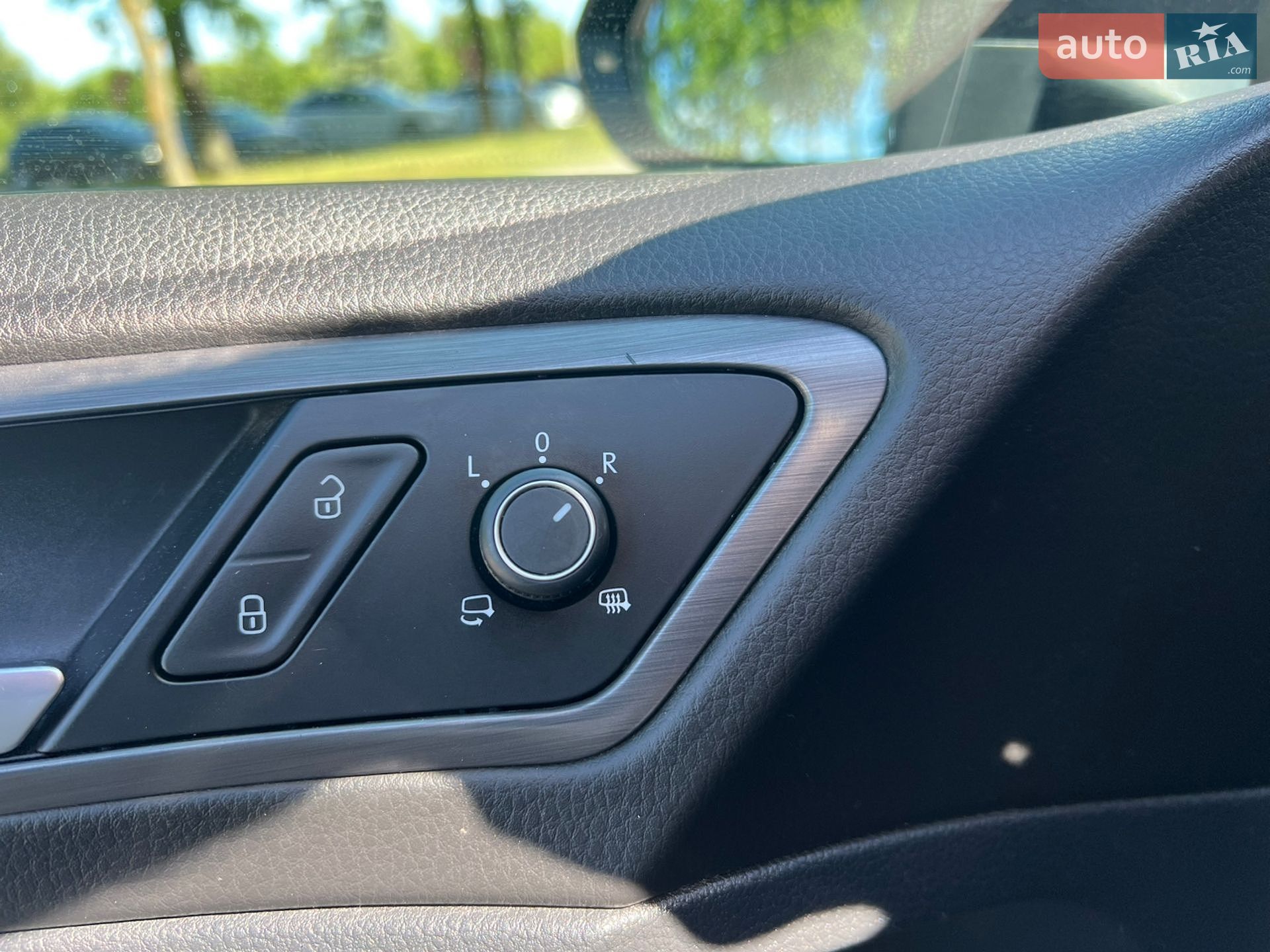 Volkswagen e-Golf 2017 VIN WVWZZZAUZHW952464 фото оголошення 14 з 70