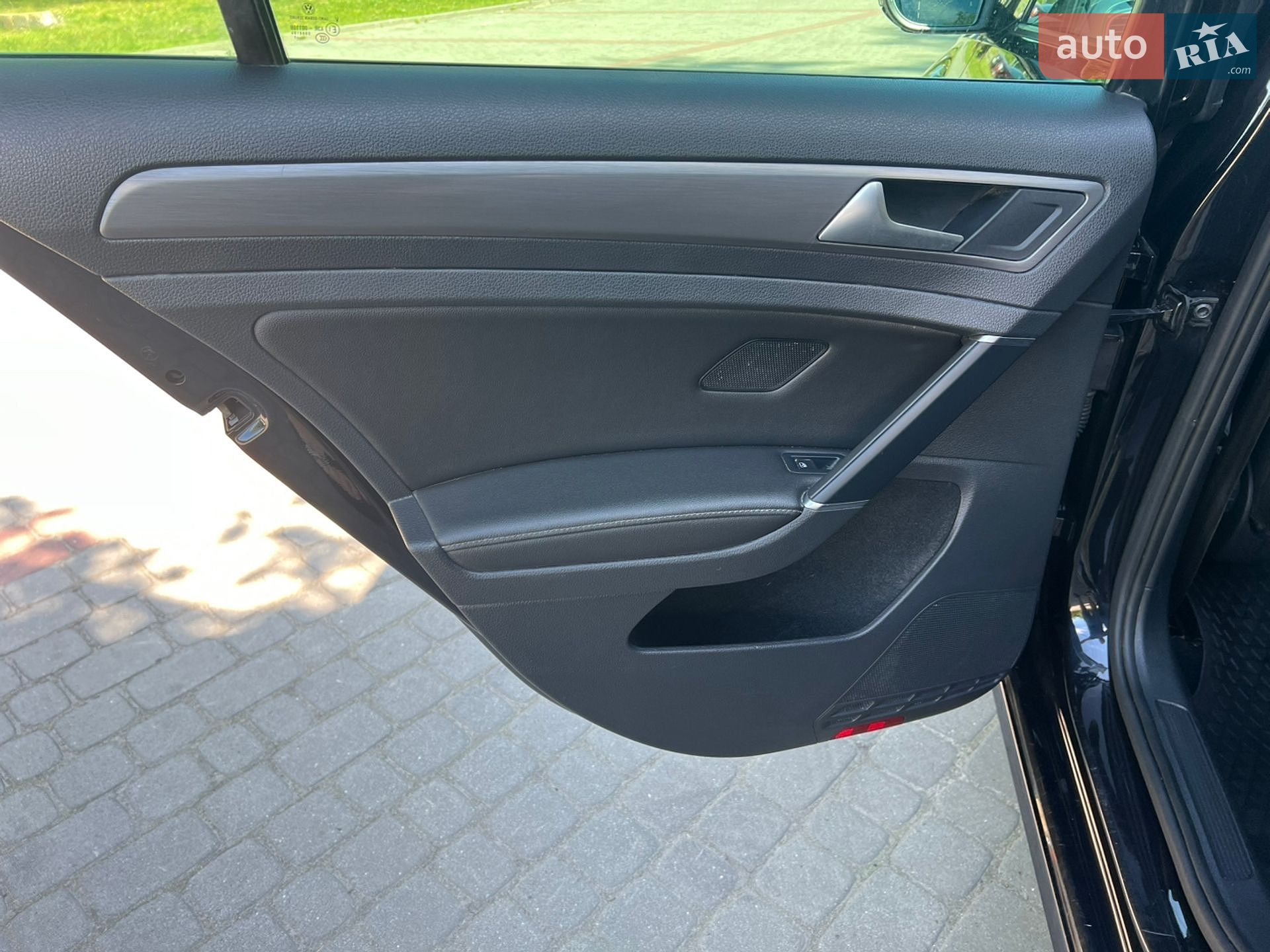 Volkswagen e-Golf 2017 VIN WVWZZZAUZHW952464 фото оголошення 18 з 70