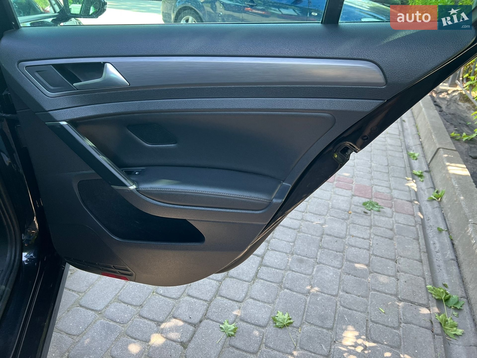 Volkswagen e-Golf 2017 VIN WVWZZZAUZHW952464 фото оголошення 26 з 70