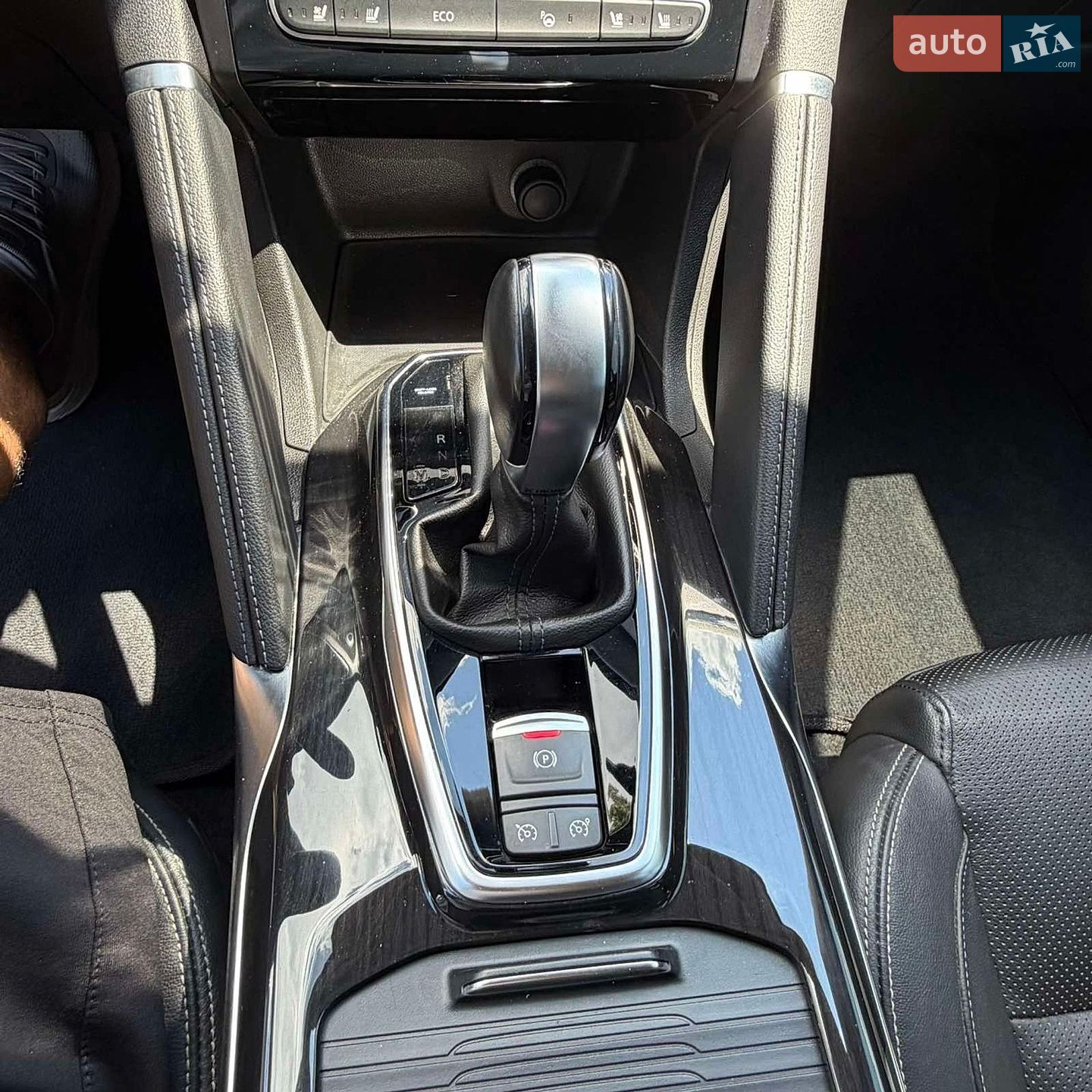 Renault Koleos 2018 VIN VF1RZG007JC301420 фото оголошення 9 з 18