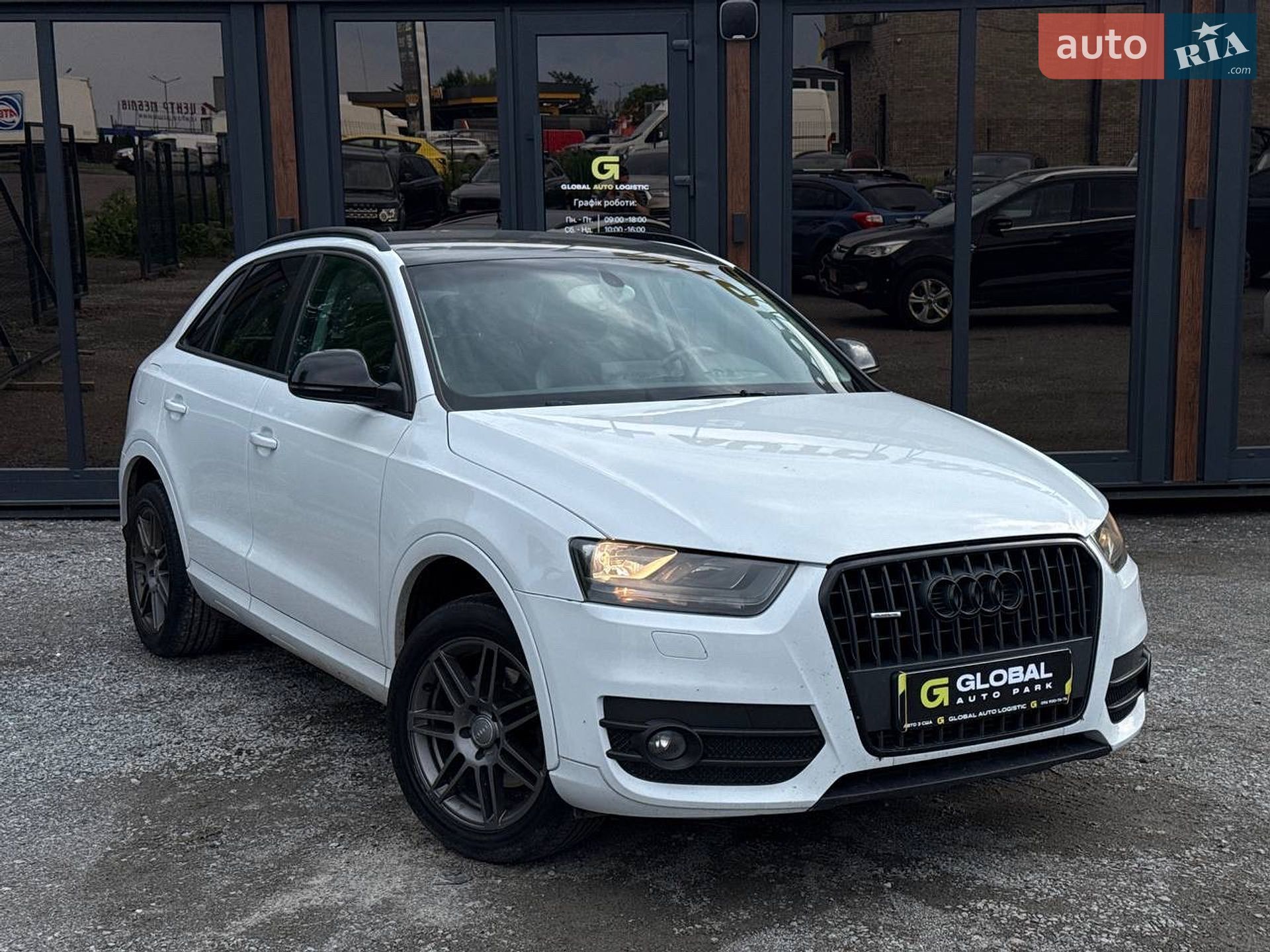 Audi Q3 2013 VIN WAUZZZ8U1DR022984 фото оголошення 2 з 27