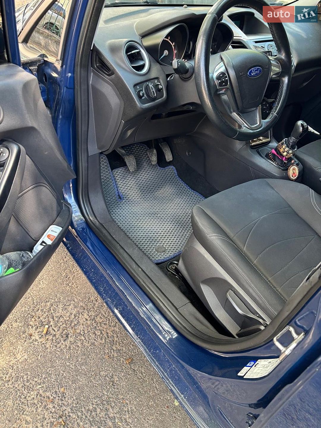 Ford Fiesta 2016 VIN WF0DXXGAKDGY08302 фото оголошення 8 з 14