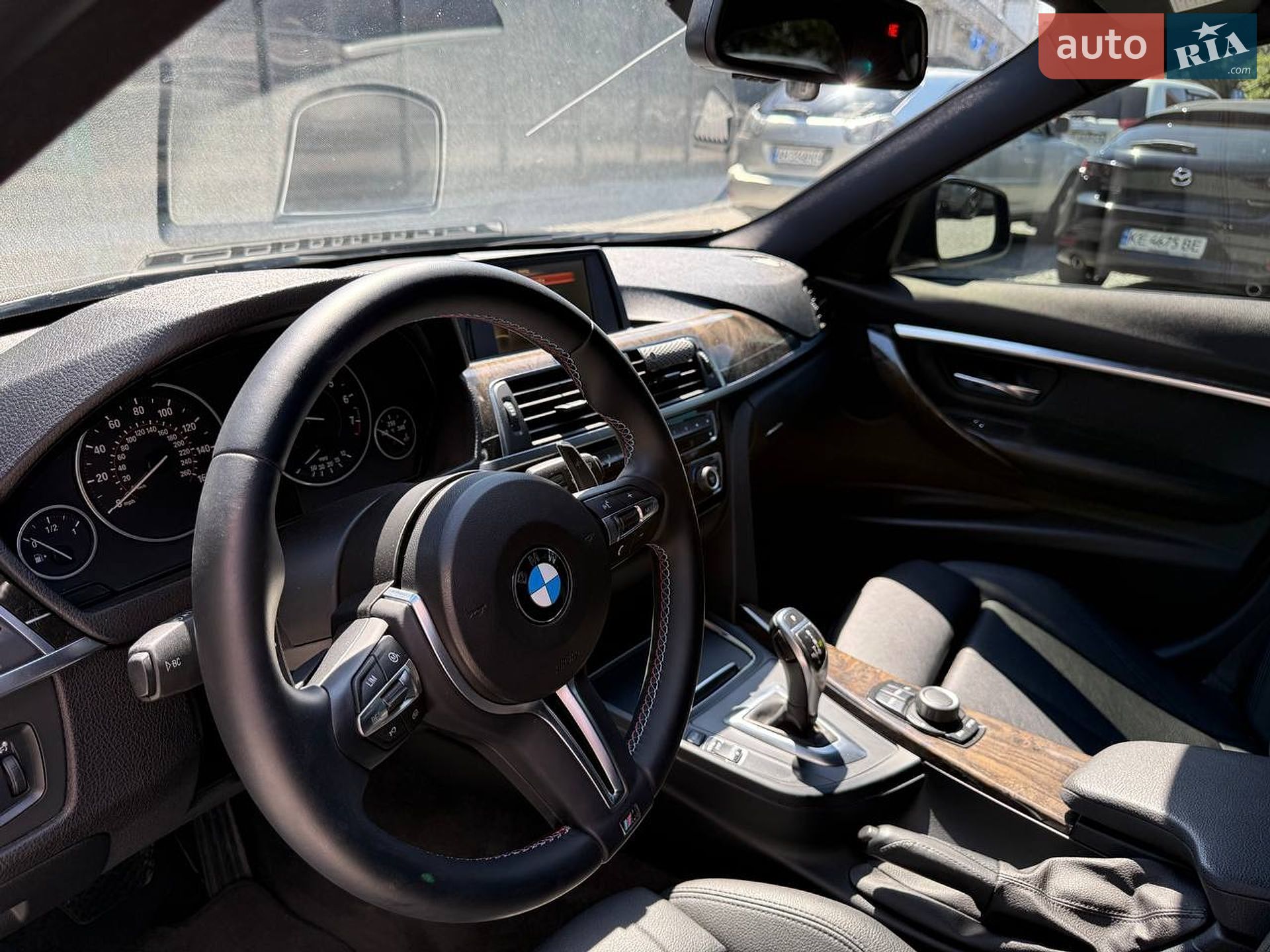BMW 3 Series 2015 VIN WBA8E3C52GK502727 фото оголошення 8 з 19