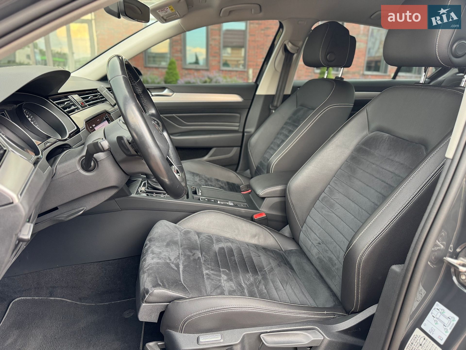 Volkswagen Passat 2020 VIN WVWZZZ3CZLE046608 фото оголошення 24 з 50