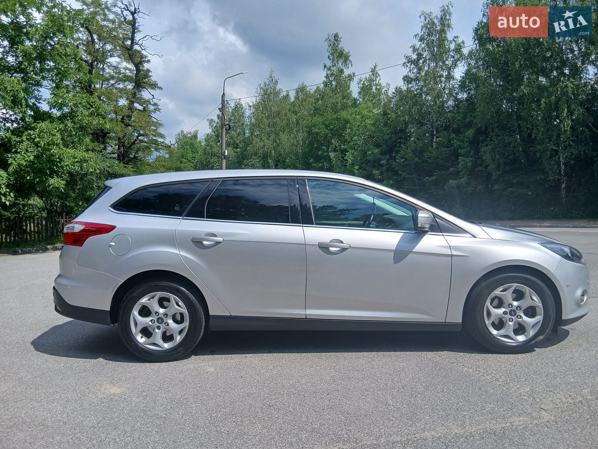 Ford Focus 2013 VIN WF0LXXGCBLDD14930 фото оголошення 2 з 20