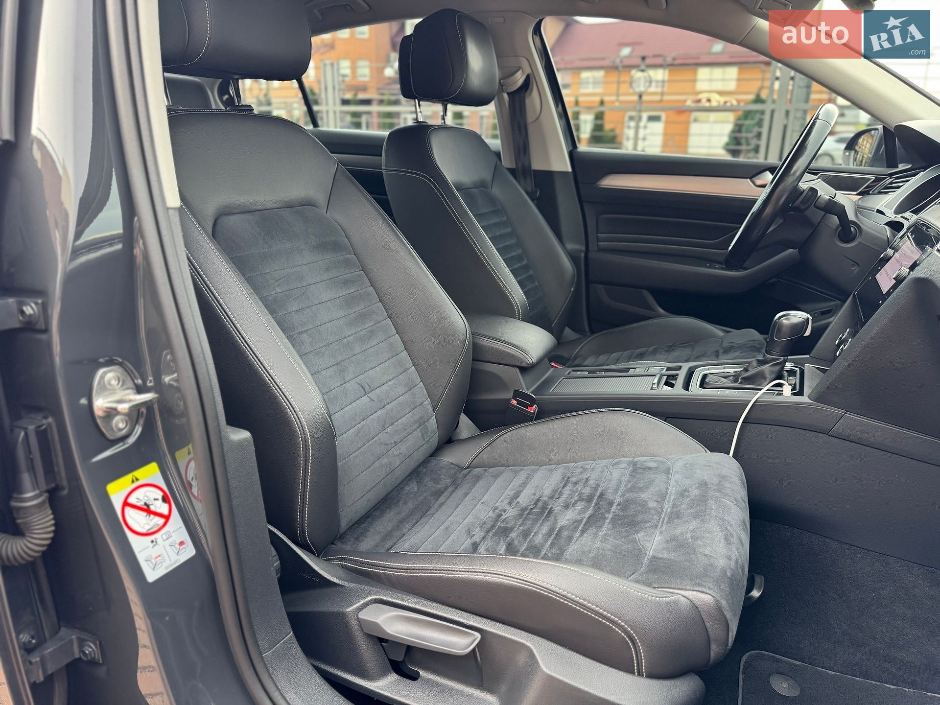 Volkswagen Passat 2020 VIN WVWZZZ3CZLE046608 фото оголошення 38 з 50
