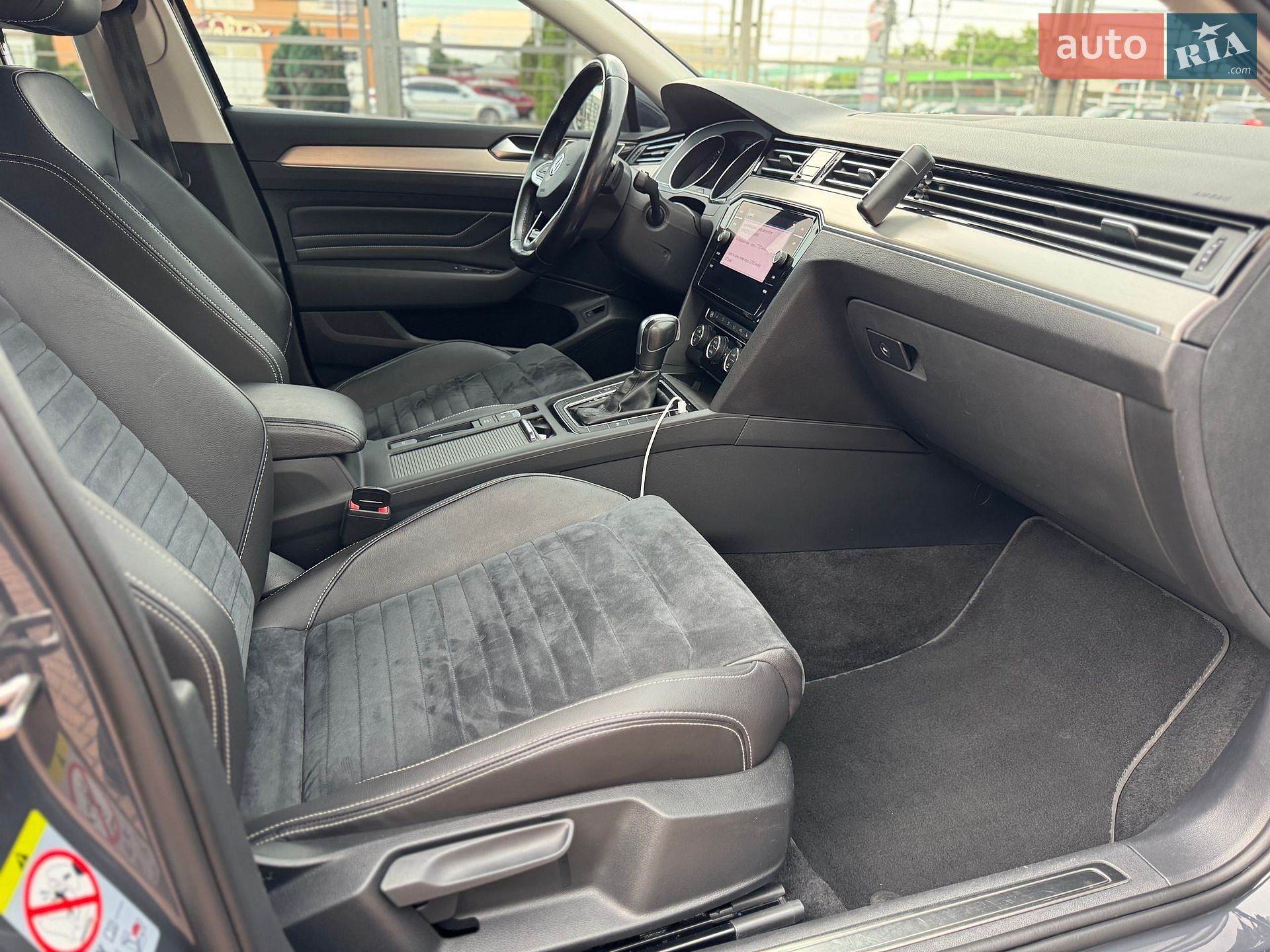 Volkswagen Passat 2020 VIN WVWZZZ3CZLE046608 фото оголошення 37 з 50