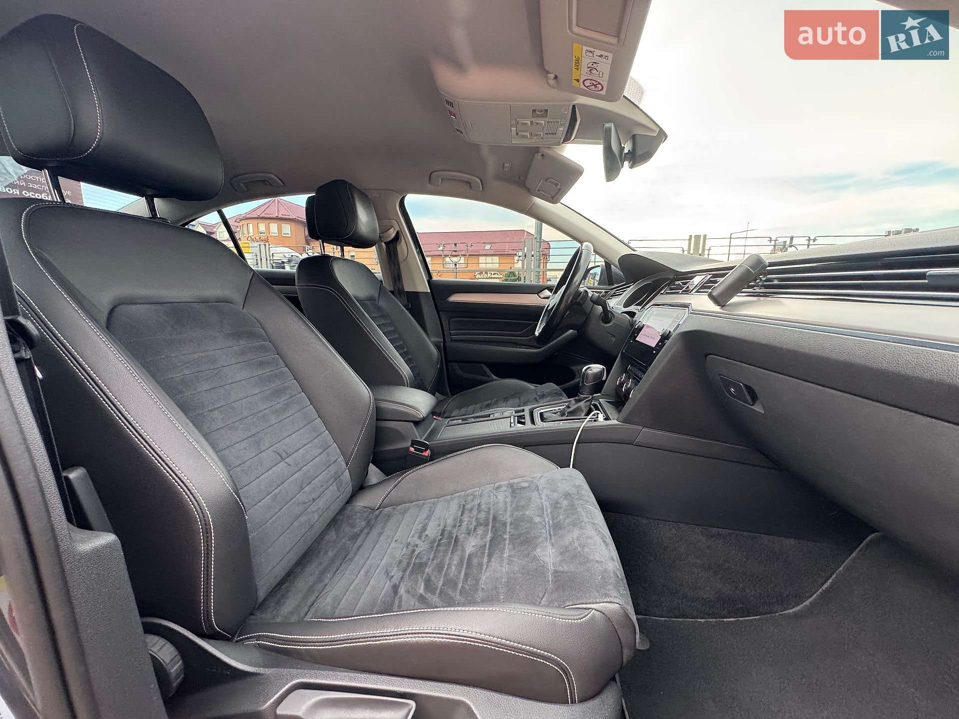 Volkswagen Passat 2020 VIN WVWZZZ3CZLE046608 фото оголошення 41 з 50