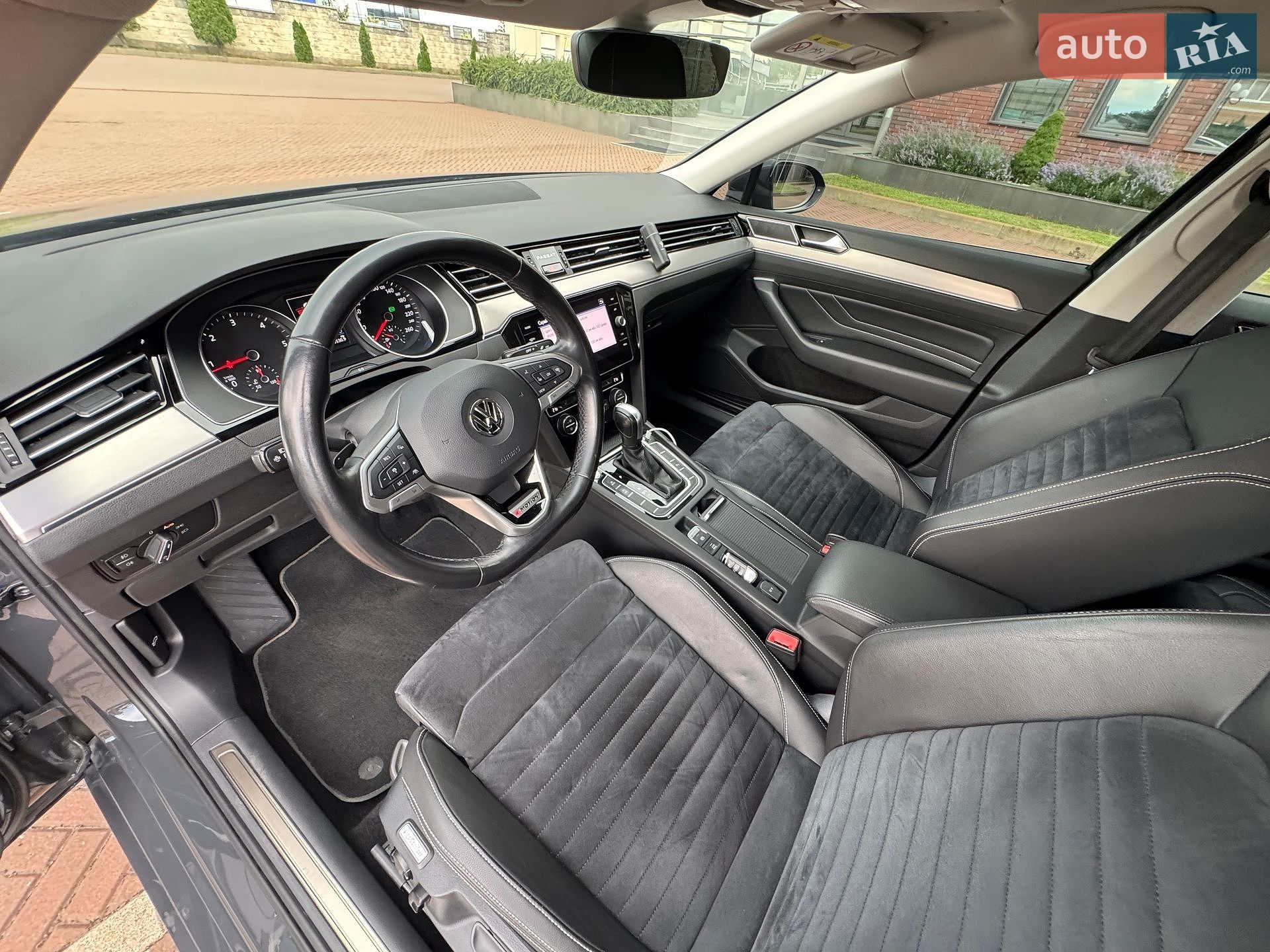 Volkswagen Passat 2020 VIN WVWZZZ3CZLE046608 фото оголошення 43 з 50