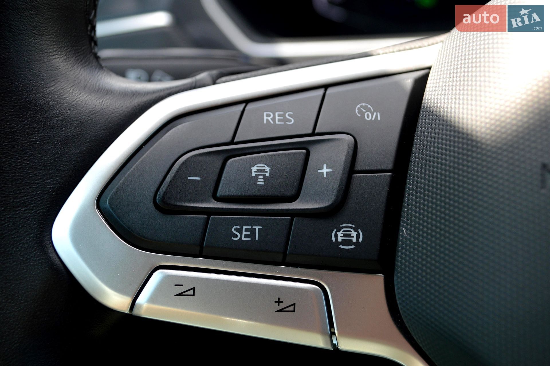 Volkswagen Tiguan 2021 VIN WVGZZZ5NZMW533335 фото оголошення 26 з 59