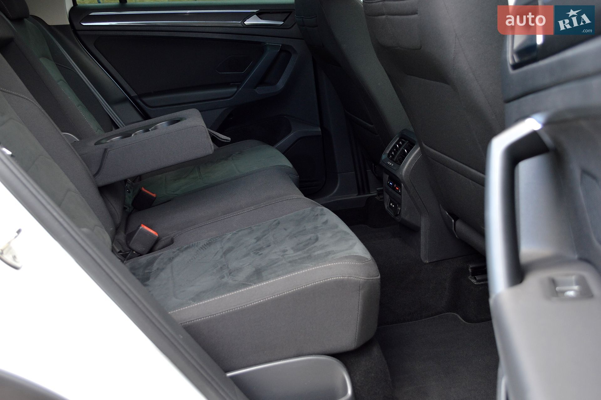 Volkswagen Tiguan 2021 VIN WVGZZZ5NZMW533335 фото оголошення 49 з 59