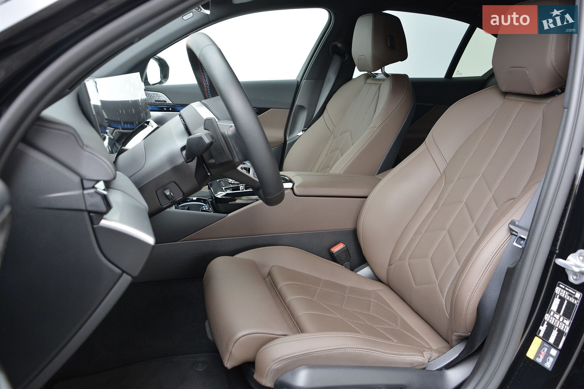 BMW i5 2025 VIN WBY41HG040CU91558 фото оголошення 4 з 10