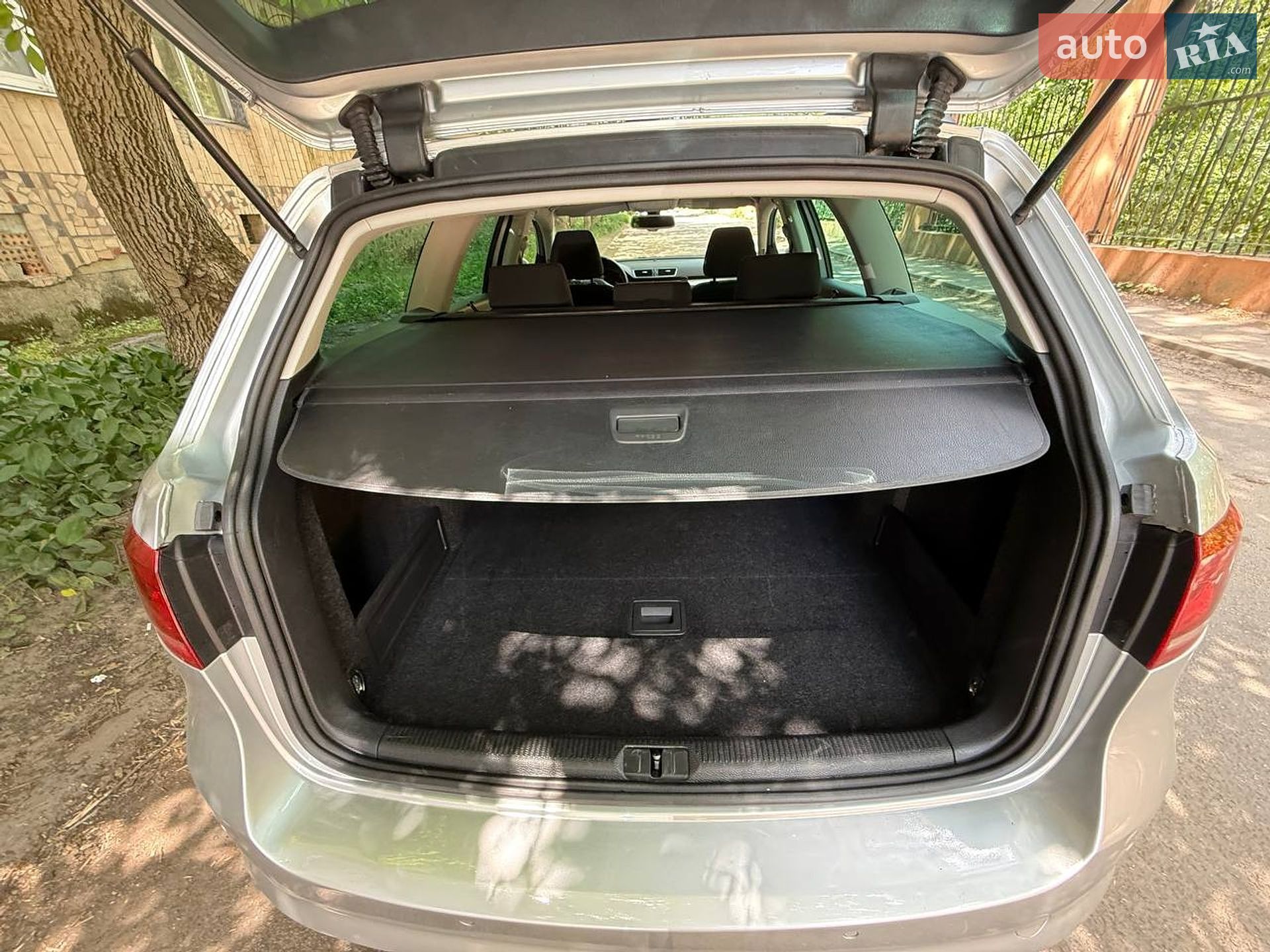 Volkswagen Passat 2012 VIN WVWZZZ3CZCE134105 фото оголошення 4 з 36