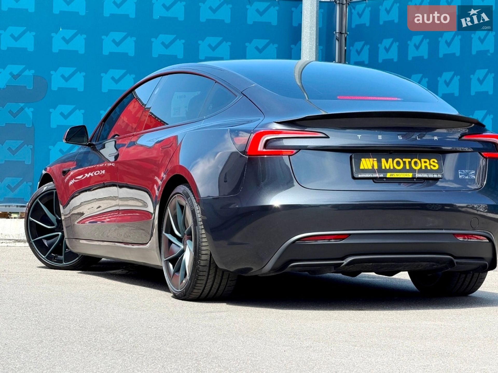 Tesla Model 3 2024 VIN 5YJ3E1ET9RF806568 фото оголошення 3 з 70