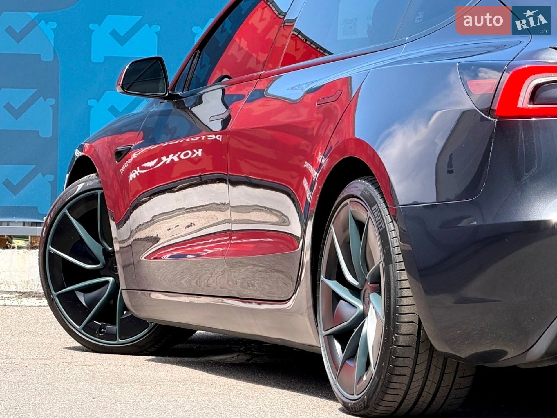 Tesla Model 3 2024 VIN 5YJ3E1ET9RF806568 фото оголошення 16 з 70