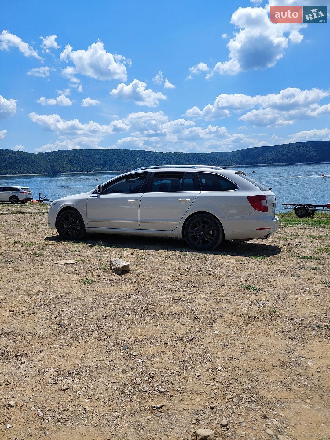 Skoda Superb 2013 VIN TMBJF73T6D9047889 фото оголошення 5 з 8