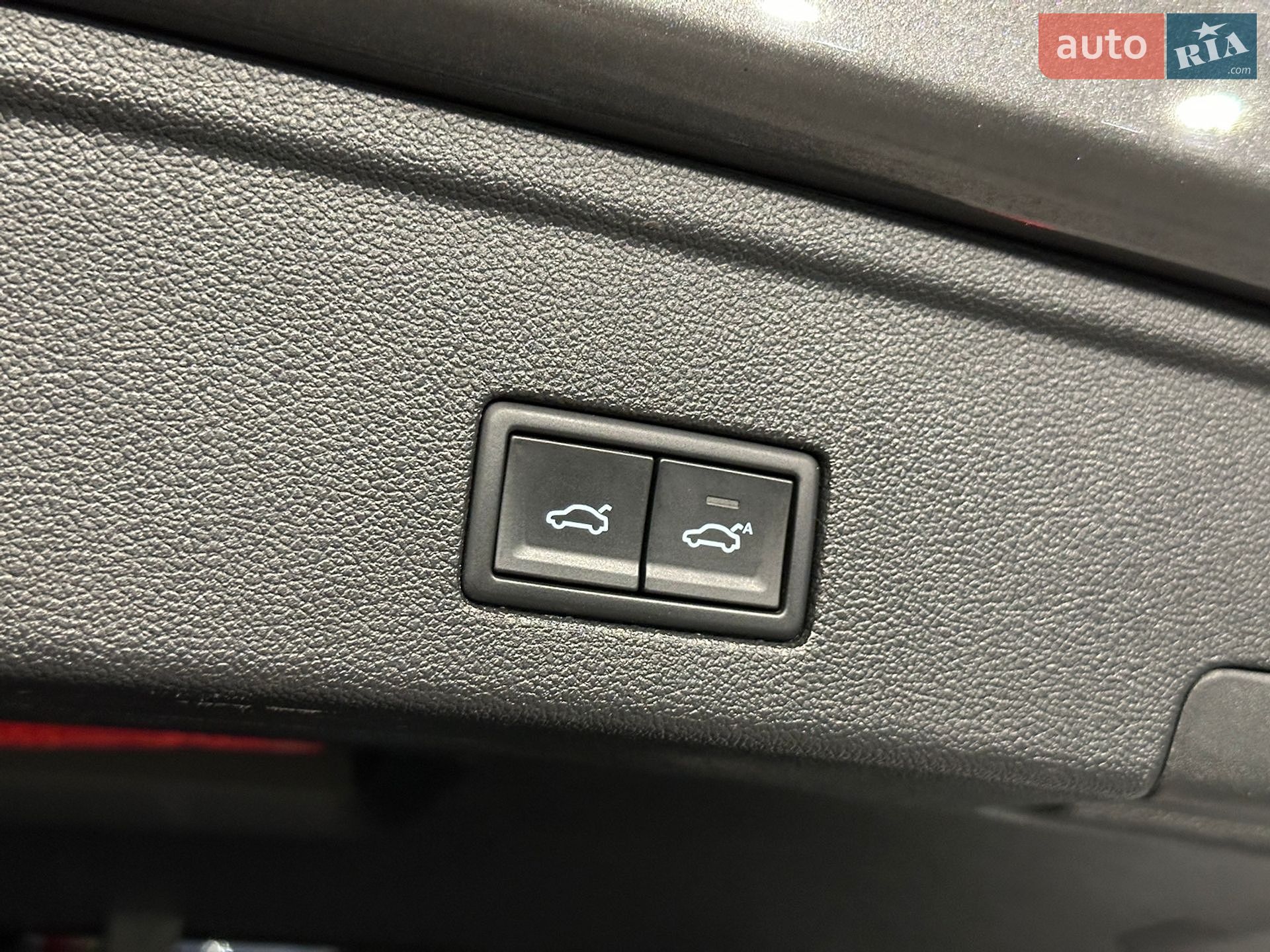 Volkswagen Touareg 2019 VIN WVGZZZCRZKD026854 фото оголошення 10 з 32