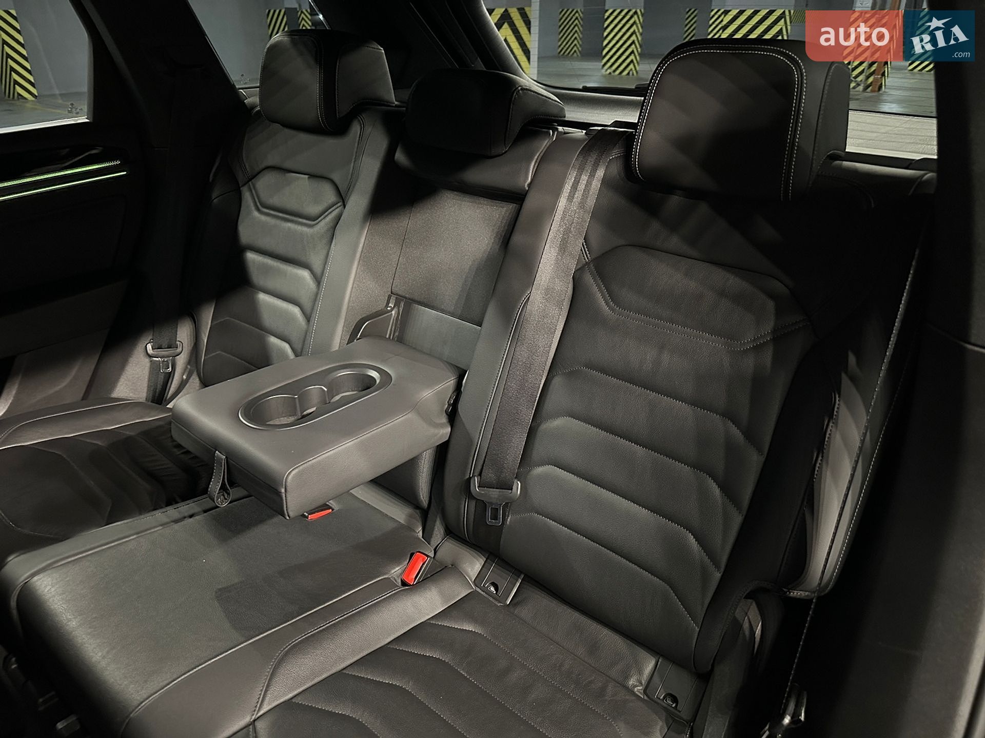 Volkswagen Touareg 2019 VIN WVGZZZCRZKD026854 фото оголошення 12 з 32