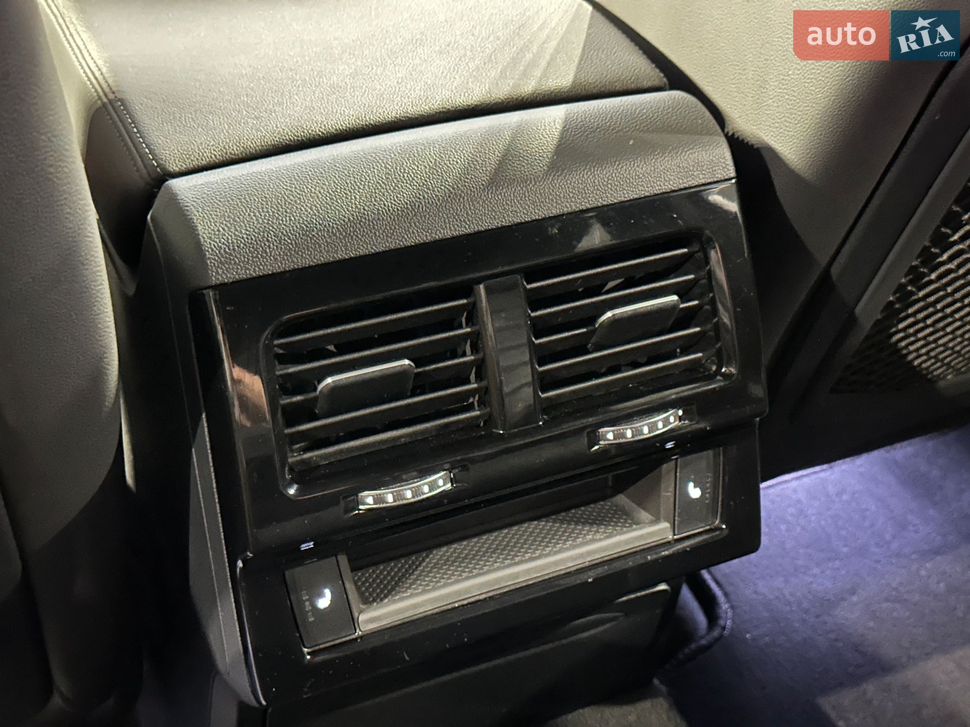 Volkswagen Touareg 2019 VIN WVGZZZCRZKD026854 фото оголошення 31 з 32