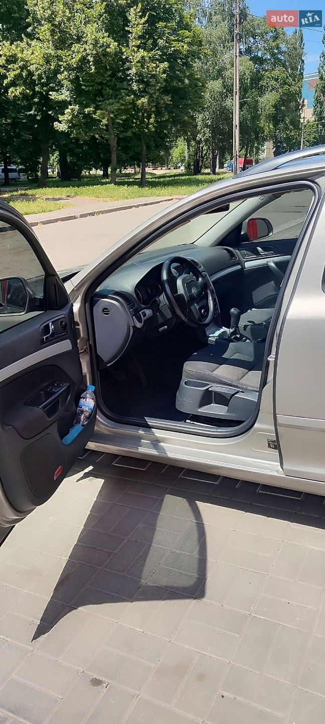 Skoda Octavia 2010 VIN TMBHJ61Z0B8029759 фото оголошення 6 з 9