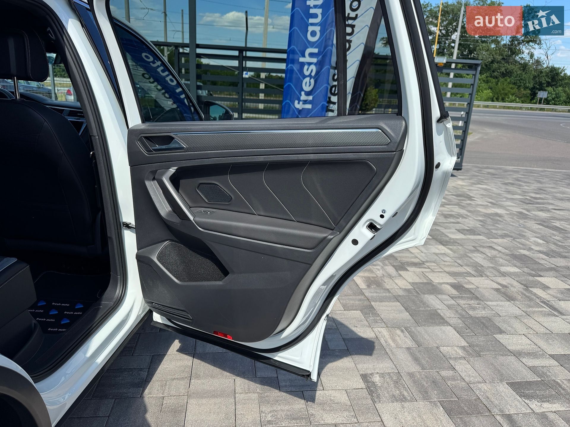 Volkswagen Tiguan Allspace 2022 VIN WVGZZZ5NXPM033558 фото оголошення 36 з 43